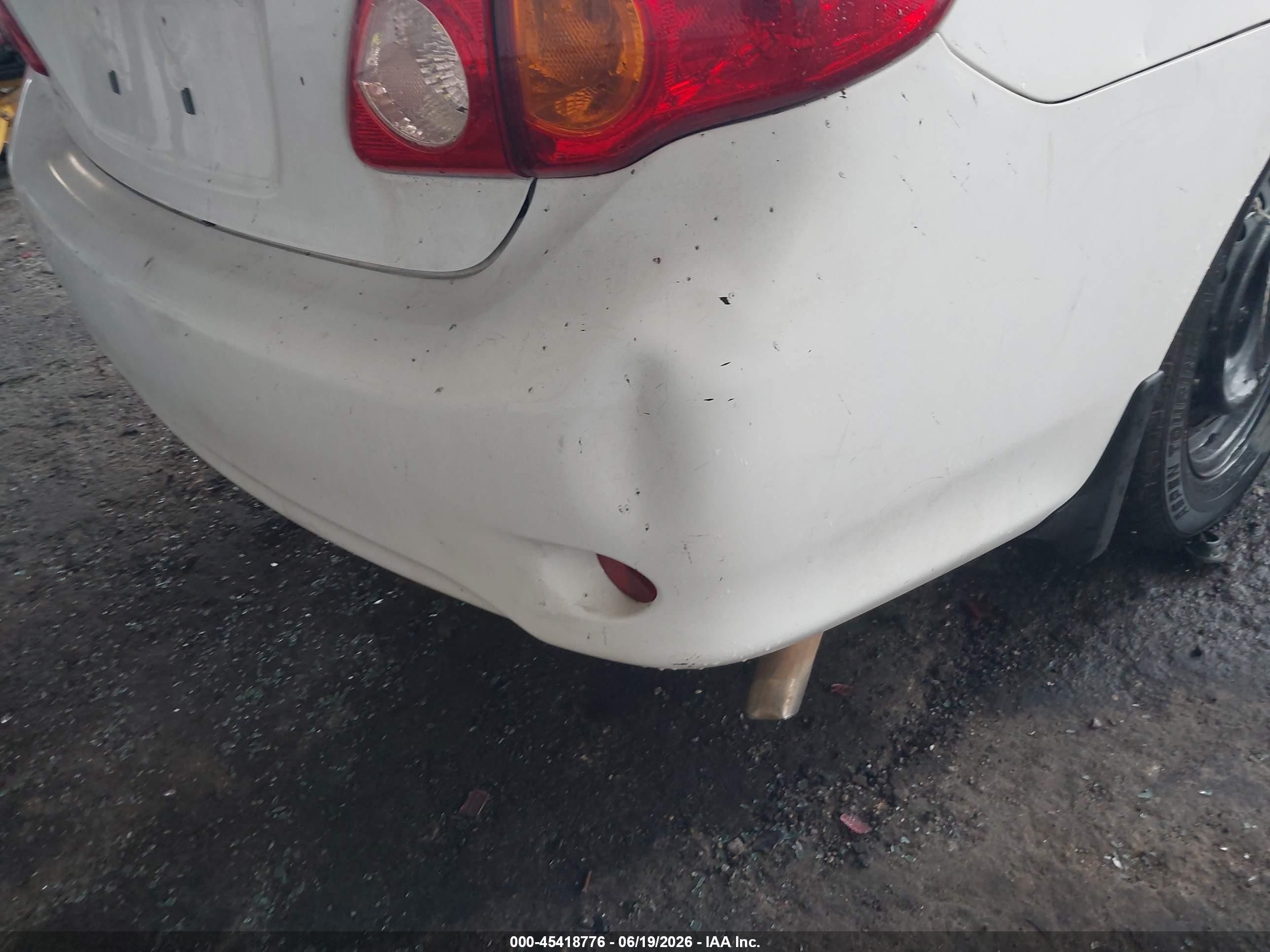 2009 Toyota Corolla Le White vin: 1NXBU40E29Z054367