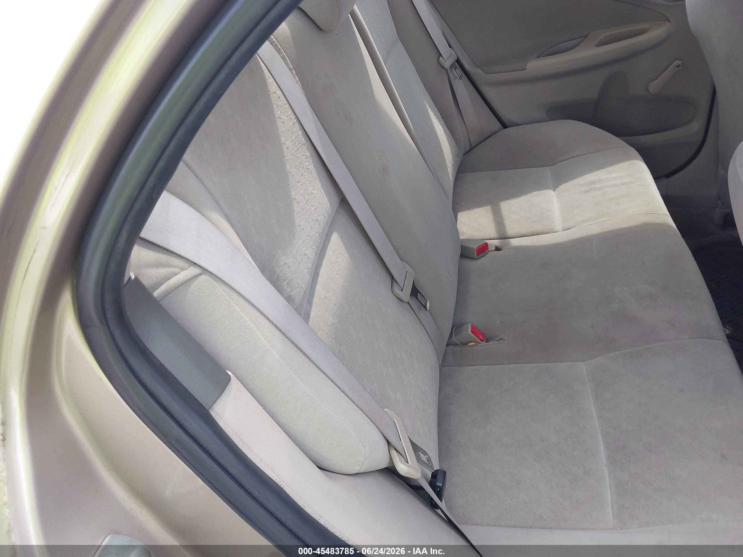 2009 Toyota Corolla   Gold vin: 1NXBU40E29Z061822