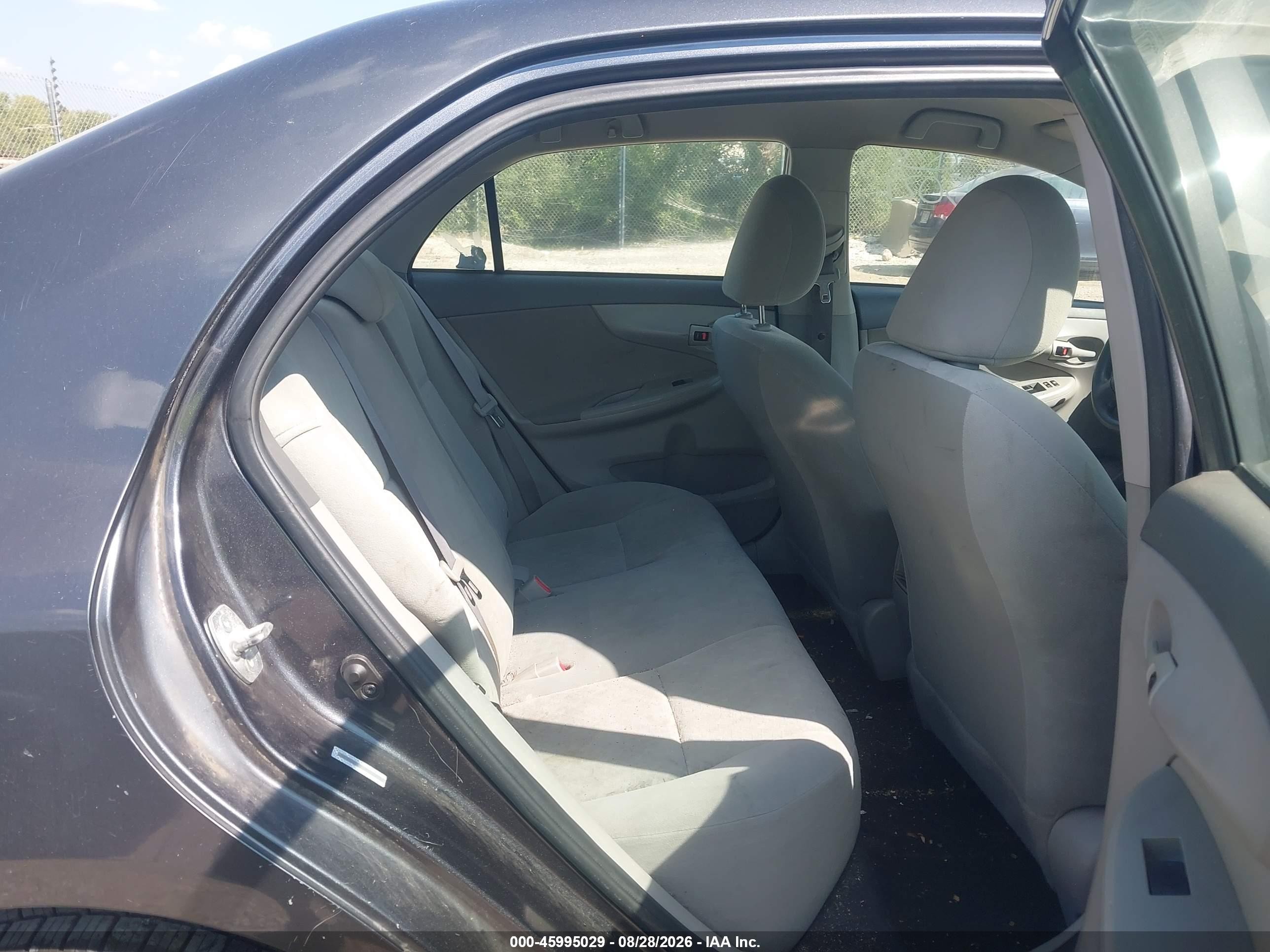 2009 Toyota Corolla Le Gray vin: 1NXBU40E29Z104961