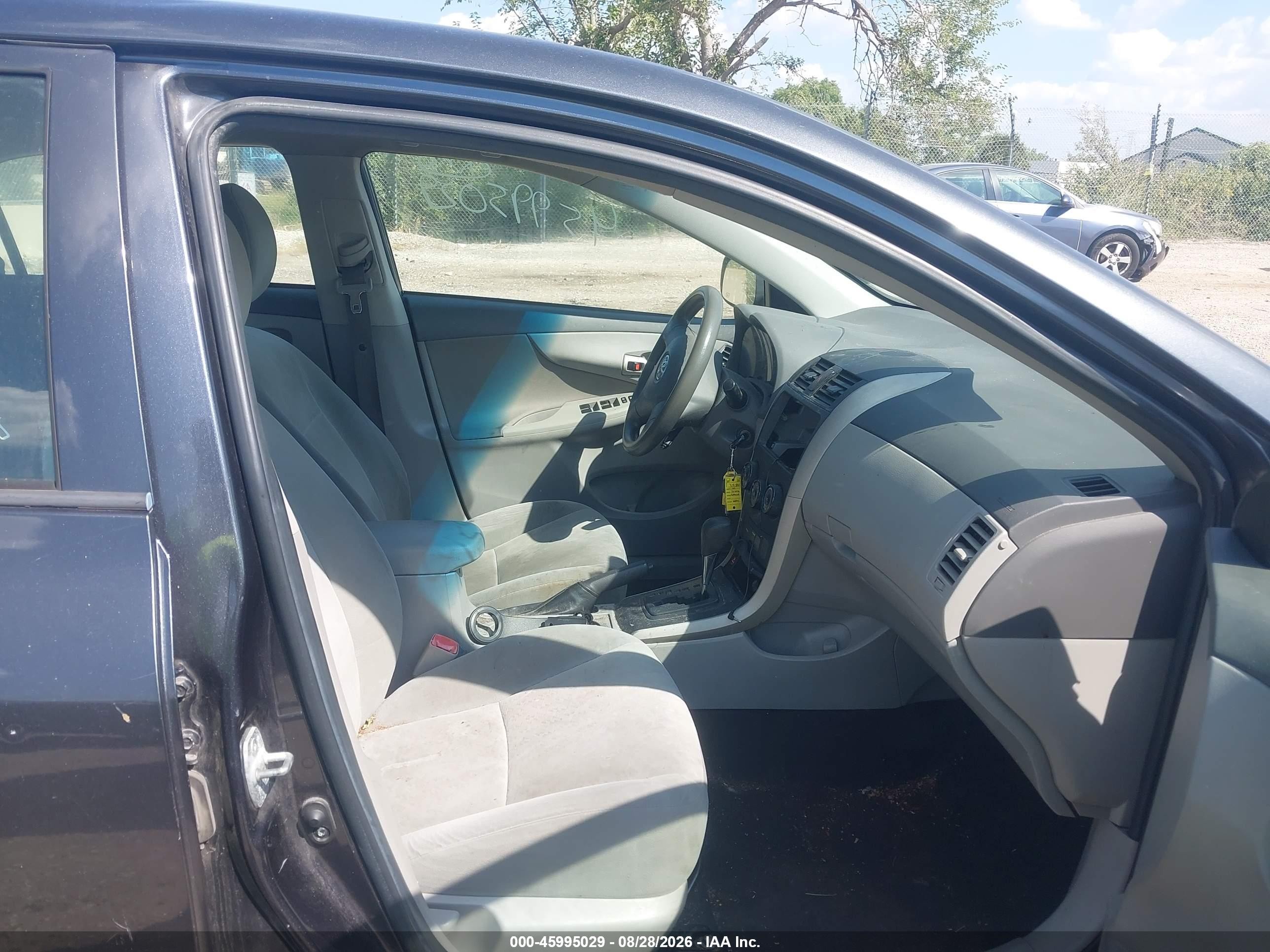 2009 Toyota Corolla Le Gray vin: 1NXBU40E29Z104961