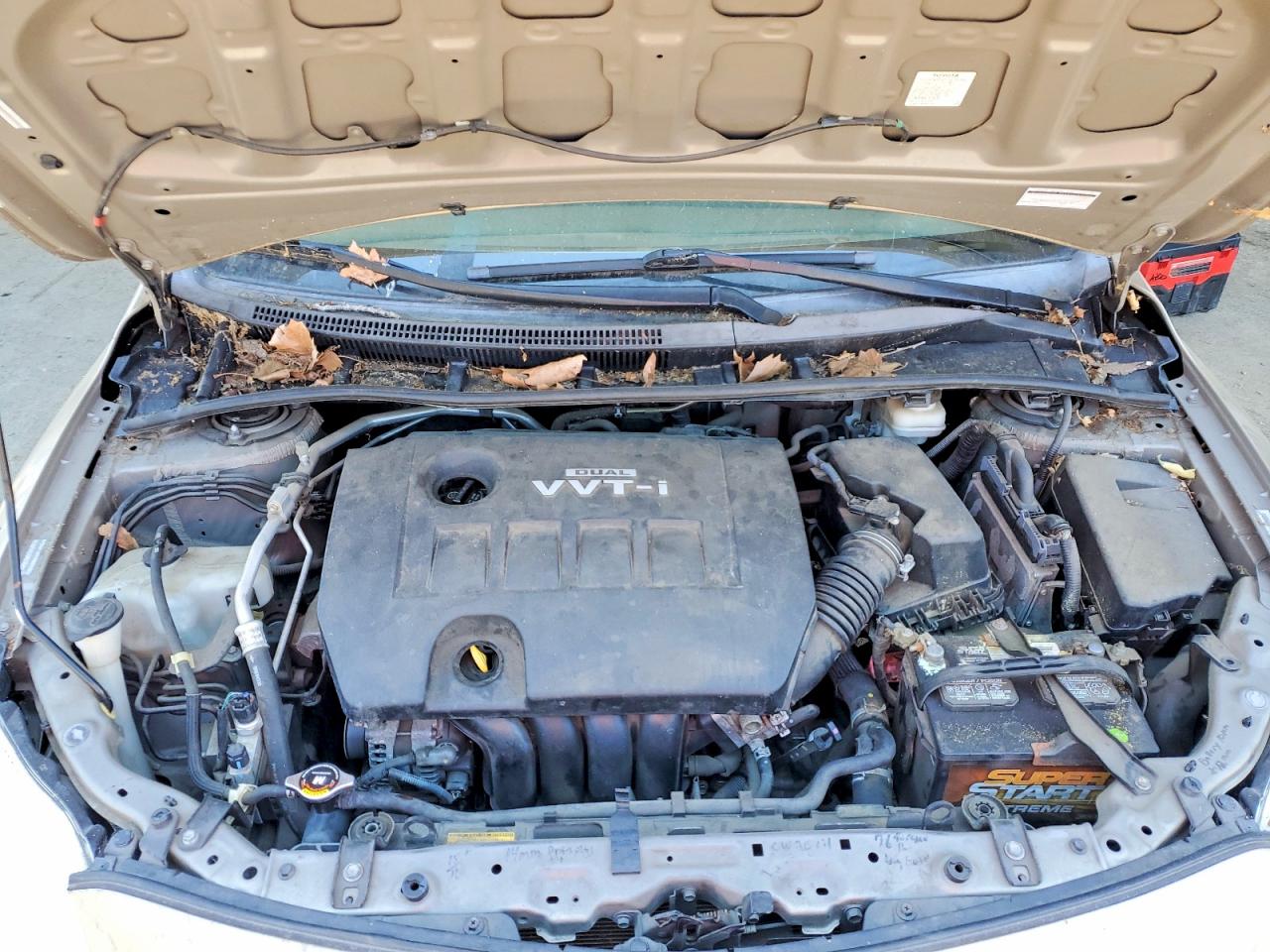 2009 Toyota Corolla Base Золотой vin: 1NXBU40E29Z105107