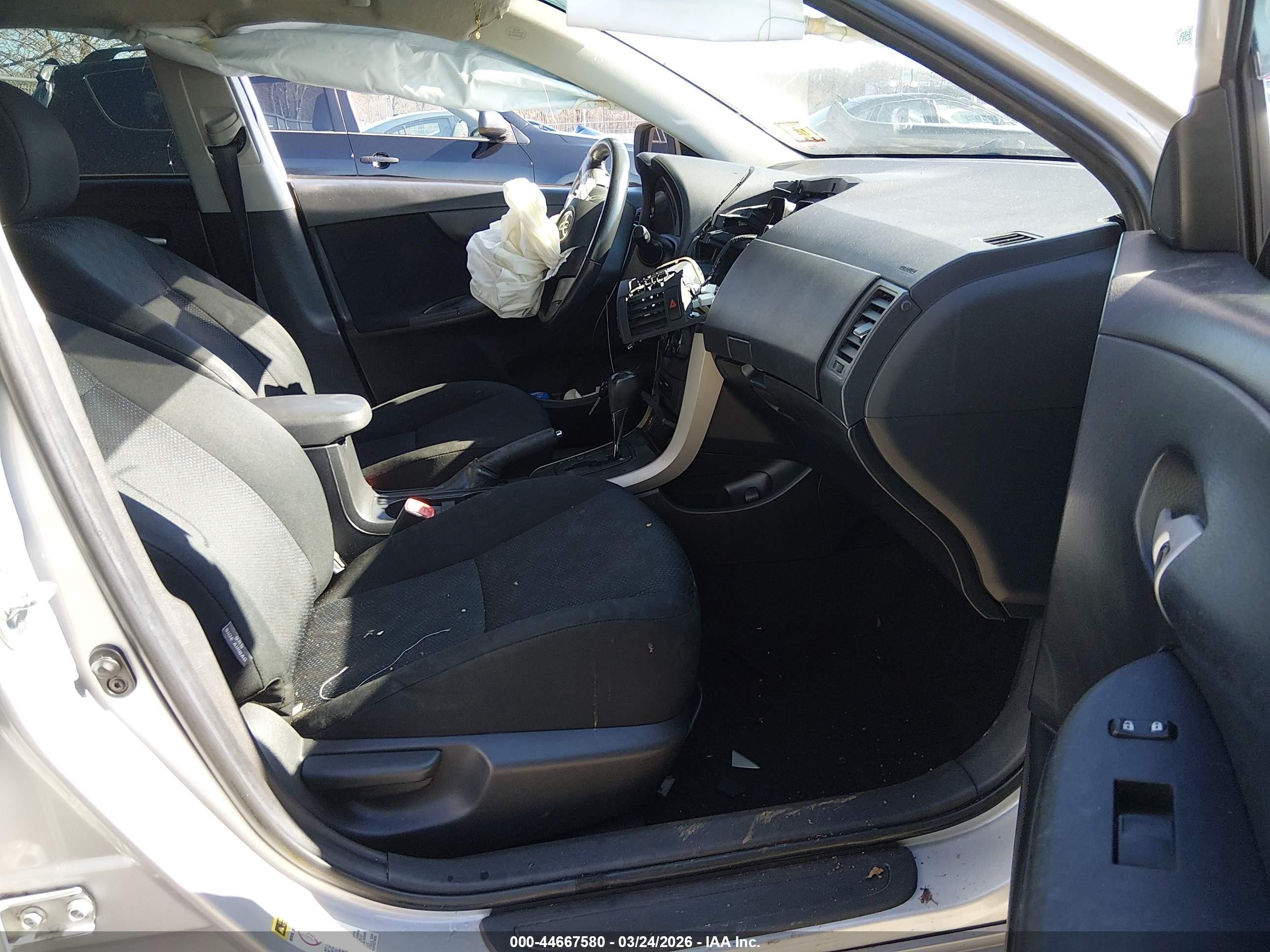 2009 Toyota Corolla S Silver vin: 1NXBU40E29Z148541