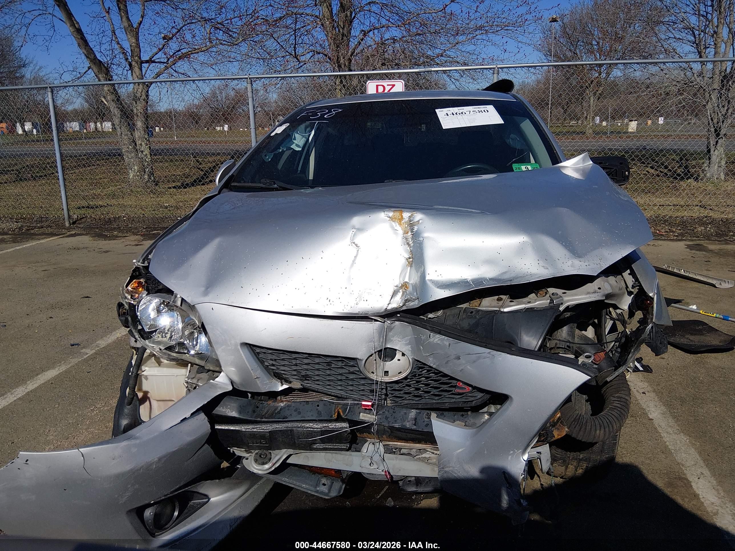 2009 Toyota Corolla S Silver vin: 1NXBU40E29Z148541