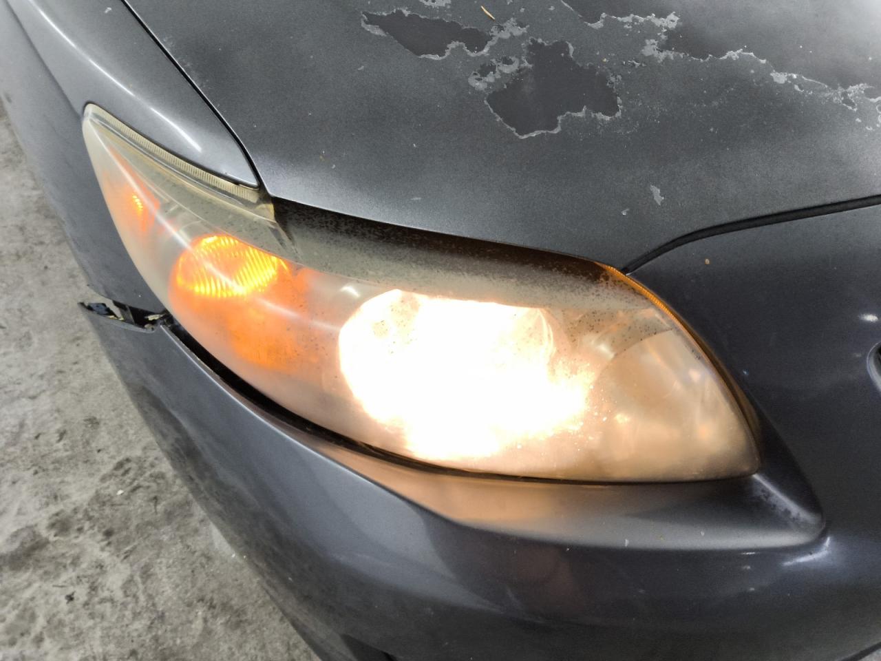 2009 Toyota Corolla S Серый vin: 1NXBU40E29Z149088 Damage: Right Head Lamp, Faded, Repair Required