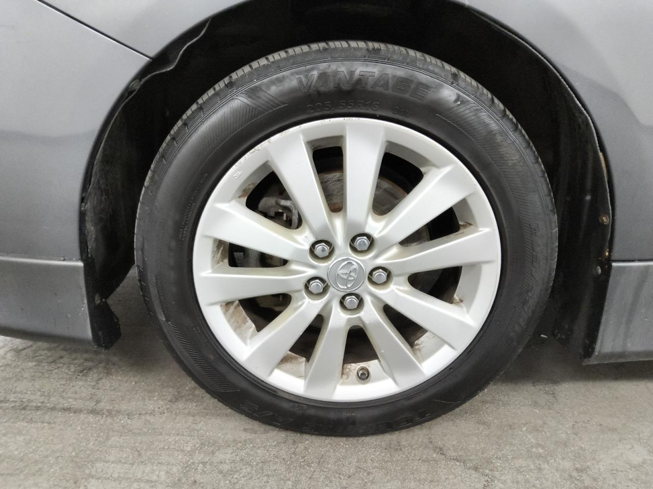 2009 Toyota Corolla S Серый vin: 1NXBU40E29Z149088 Damage: Left Front Wheel, Curb Rash, 7 To 8 Inches