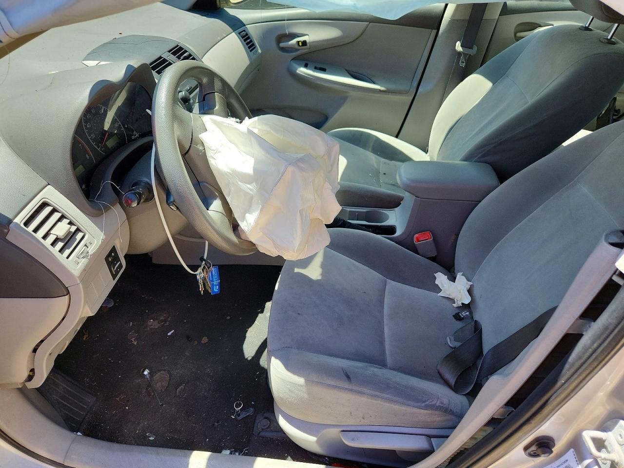 2009 Toyota Corolla Le Silver vin: 1NXBU40E39Z026173