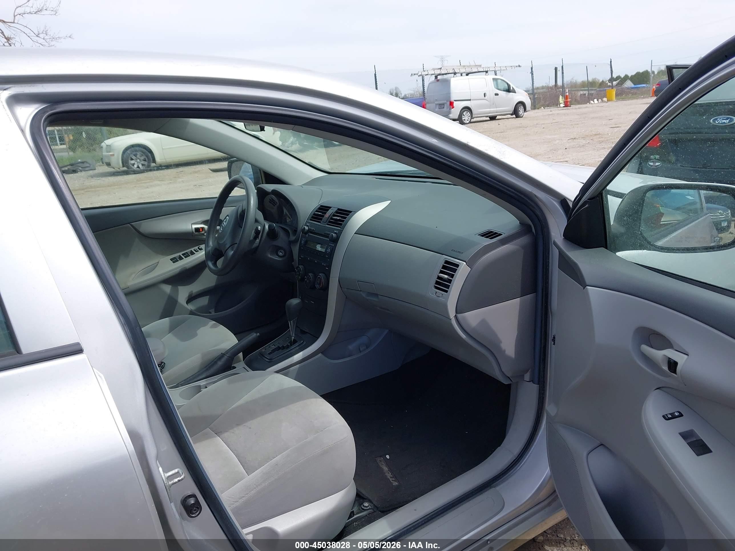 2009 Toyota Corolla Le Silver vin: 1NXBU40E39Z059089