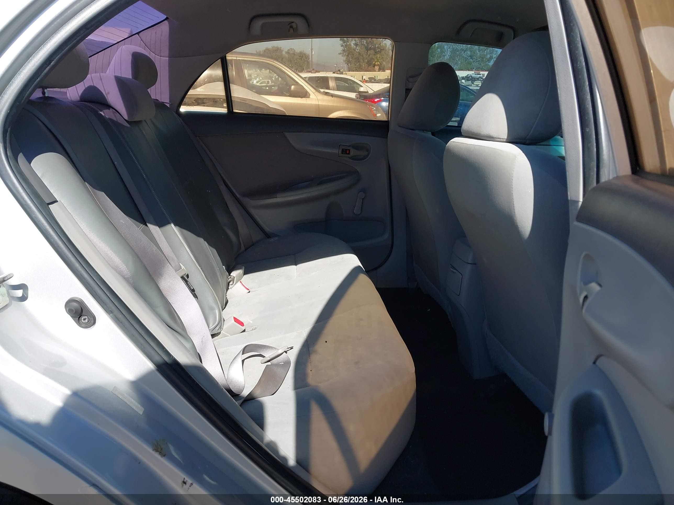 2009 Toyota Corolla   Silver vin: 1NXBU40E39Z068035