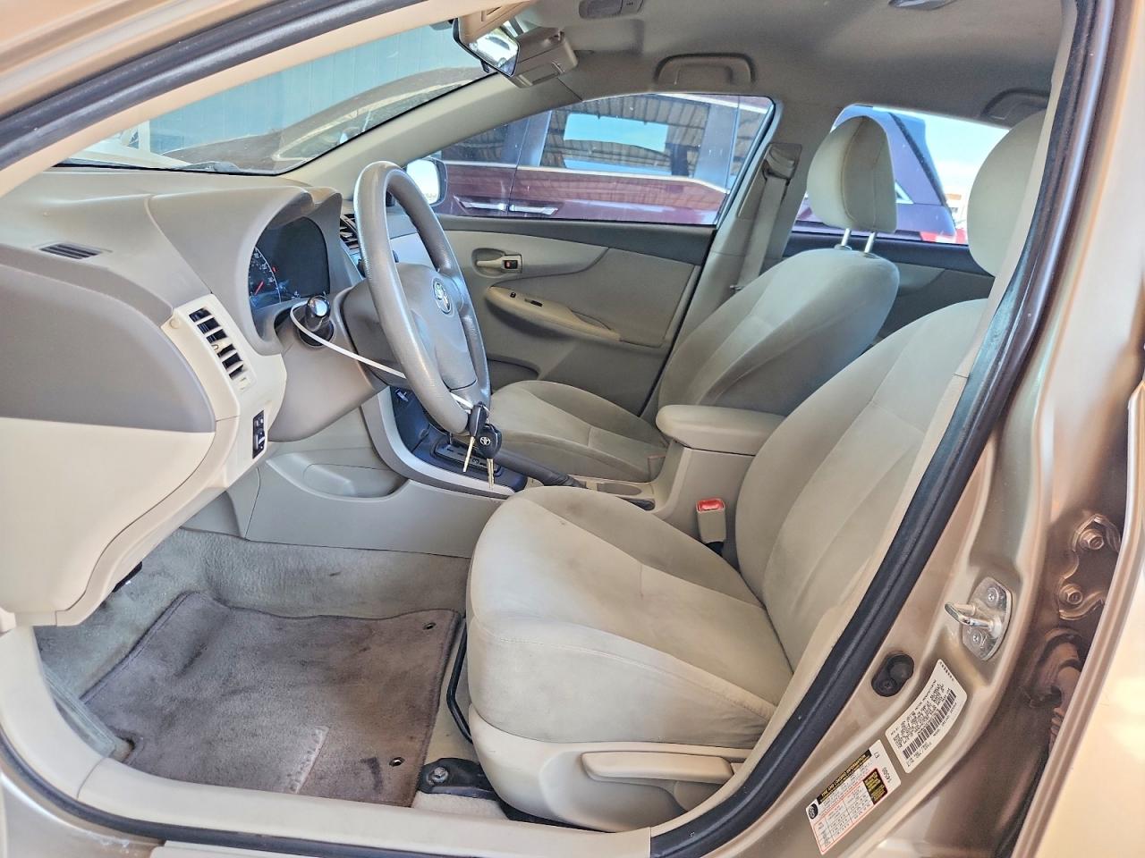 2009 Toyota Corolla Le Gold vin: 1NXBU40E39Z079276
