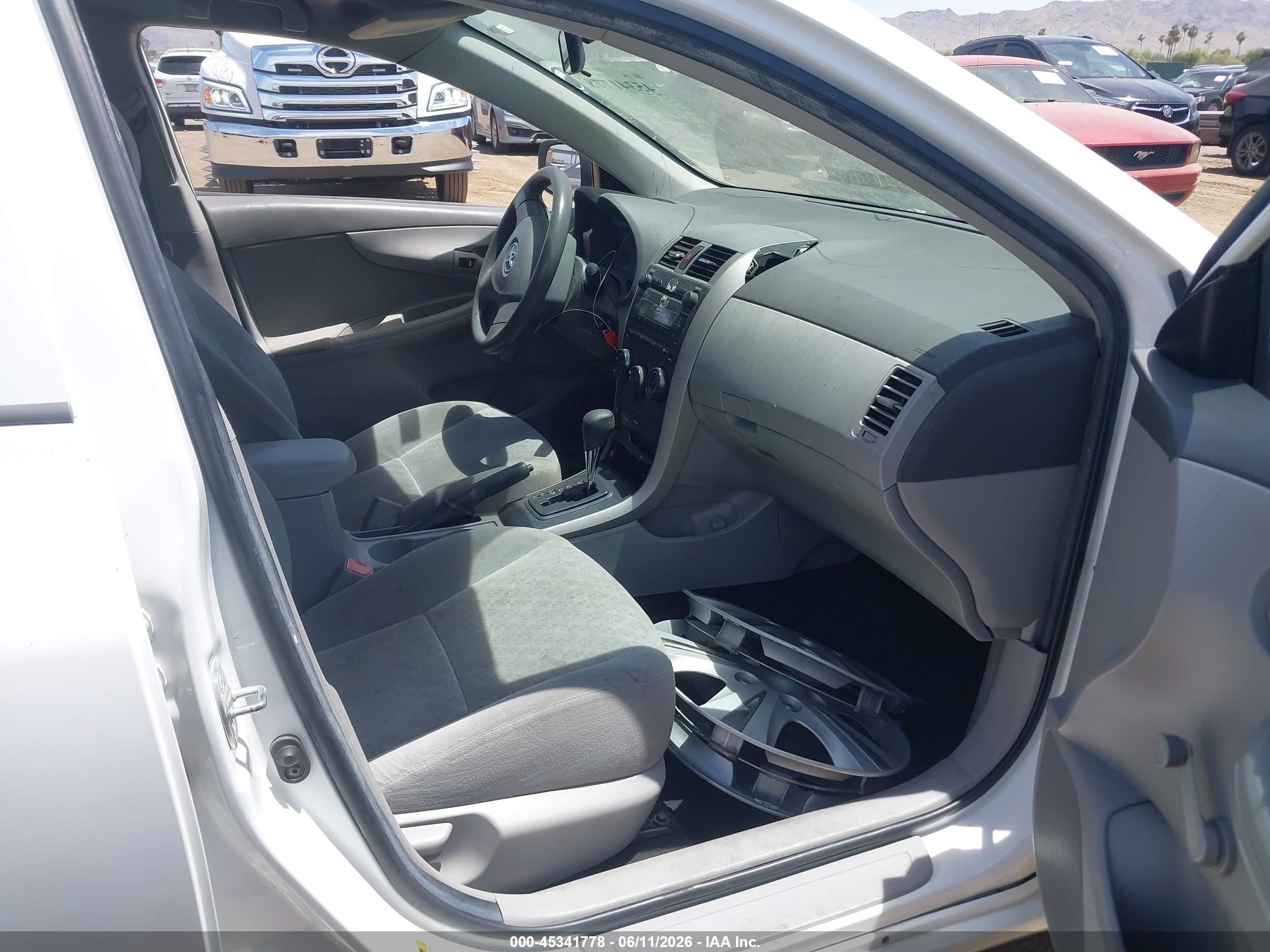 2009 Toyota Corolla   White vin: 1NXBU40E39Z087524