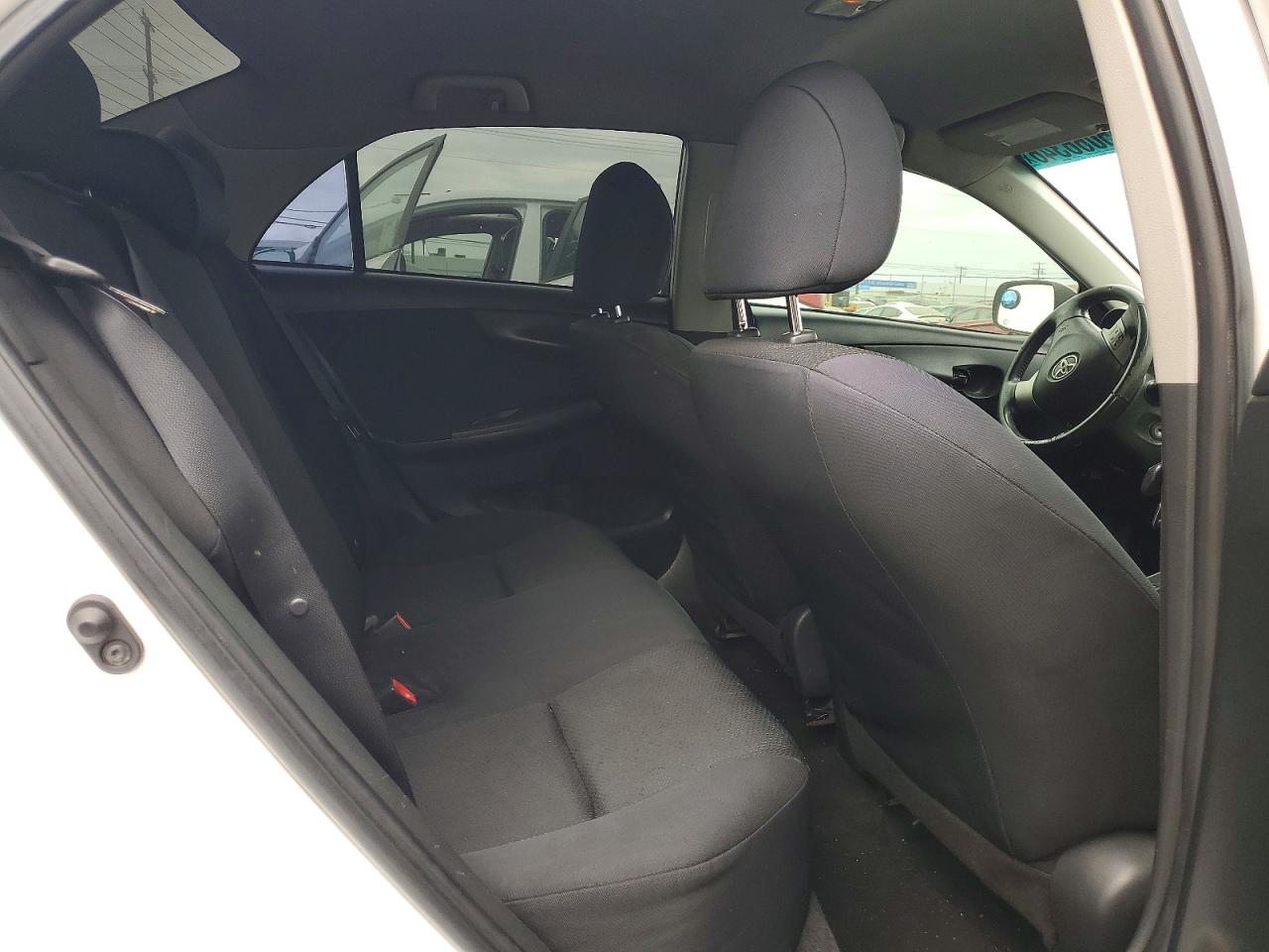 2009 Toyota Corolla S White vin: 1NXBU40E39Z092710