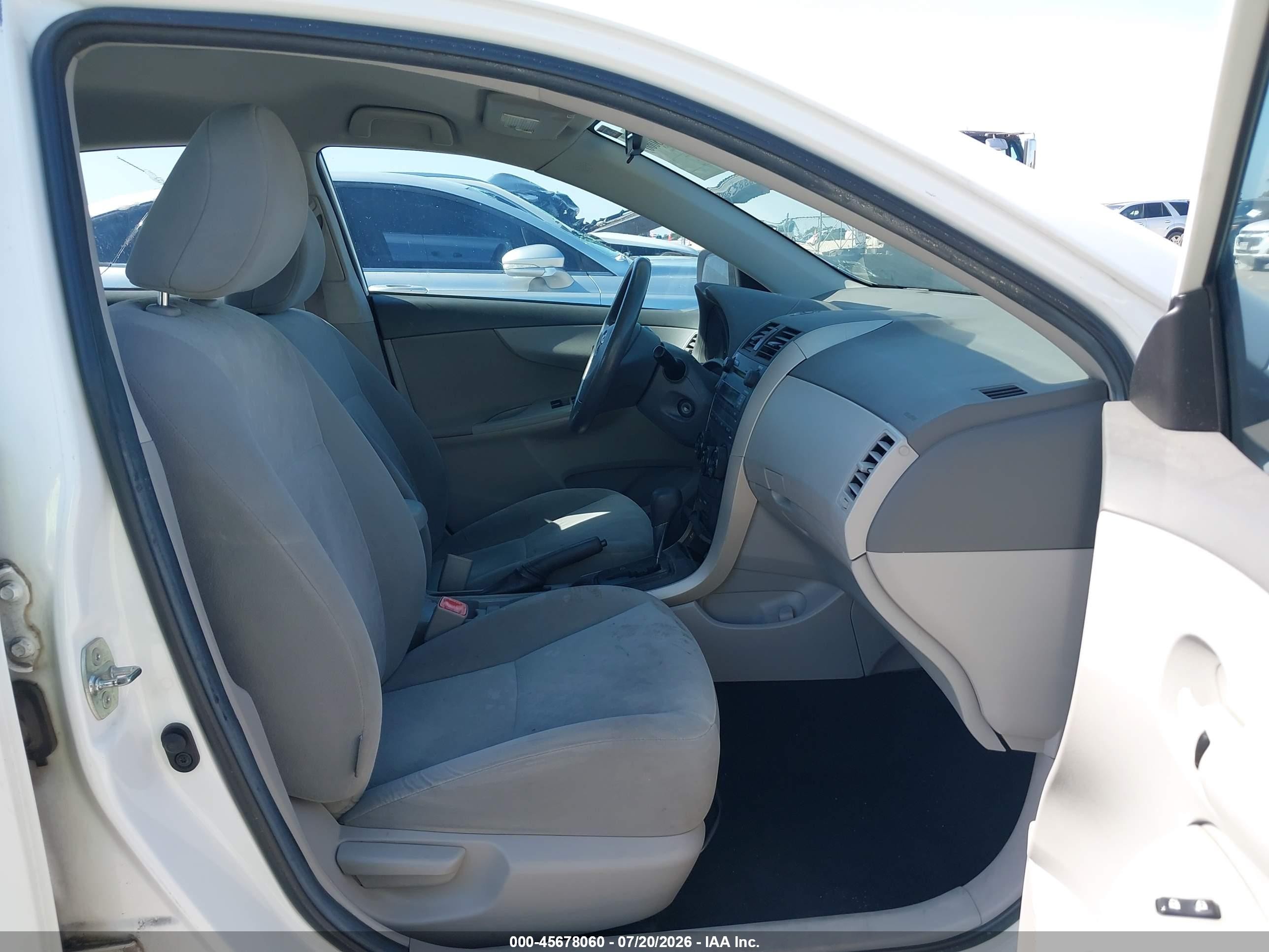 2009 Toyota Corolla Le Белый vin: 1NXBU40E39Z134924