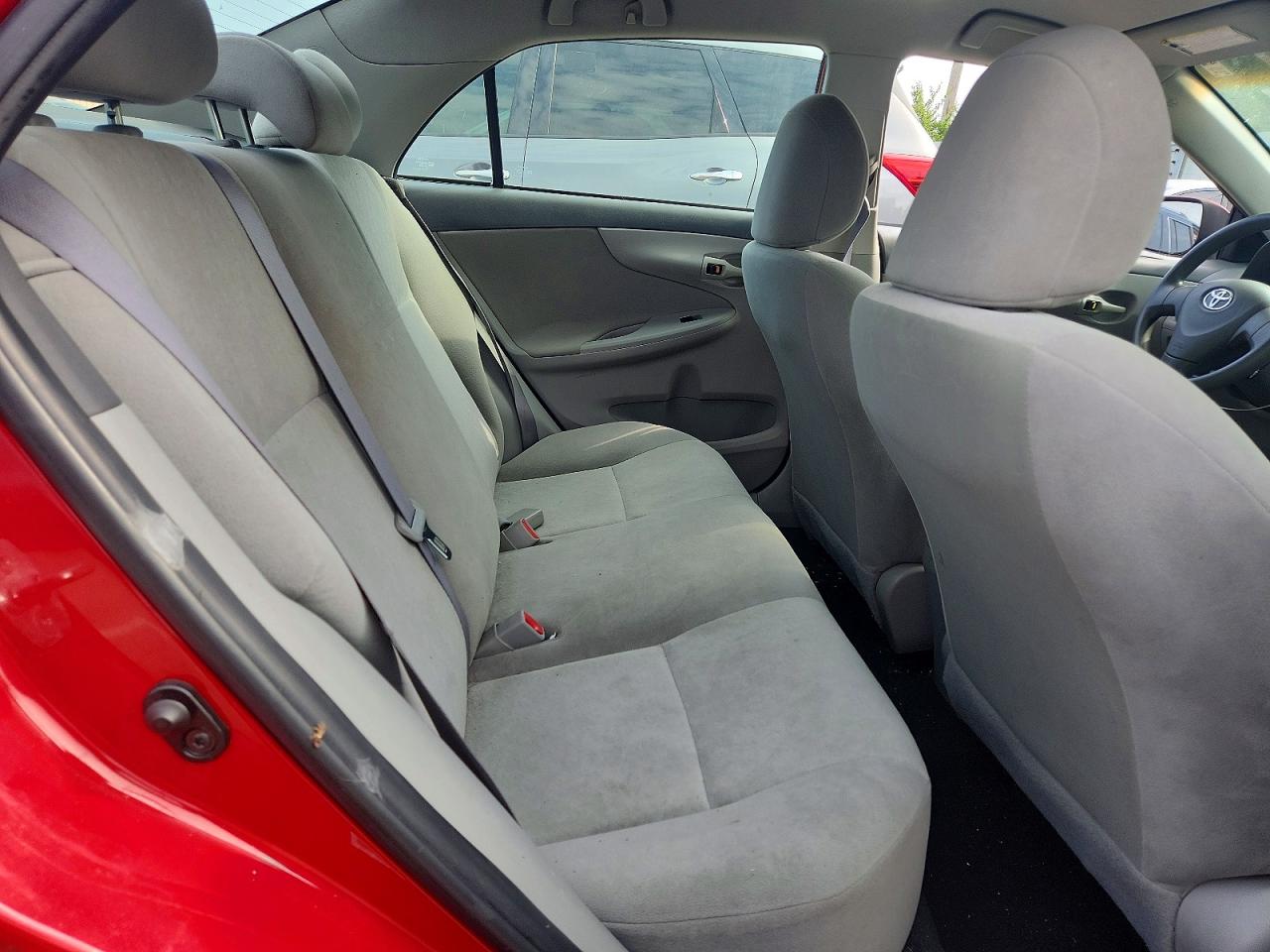2009 Toyota Corolla Le Red vin: 1NXBU40E39Z139508