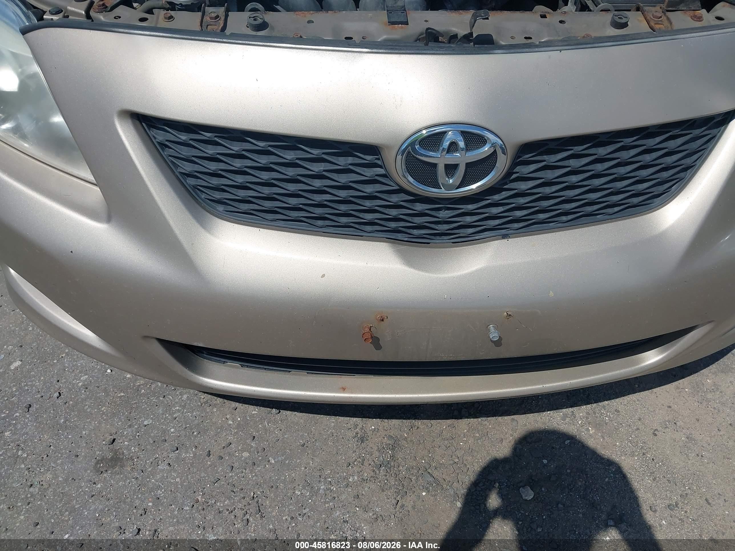 2009 Toyota Corolla Le Gold vin: 1NXBU40E39Z143607