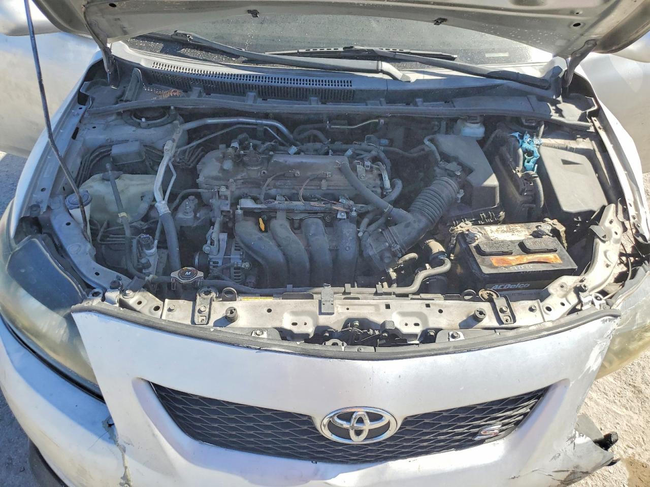 2009 Toyota Corolla S Silver vin: 1NXBU40E39Z157846