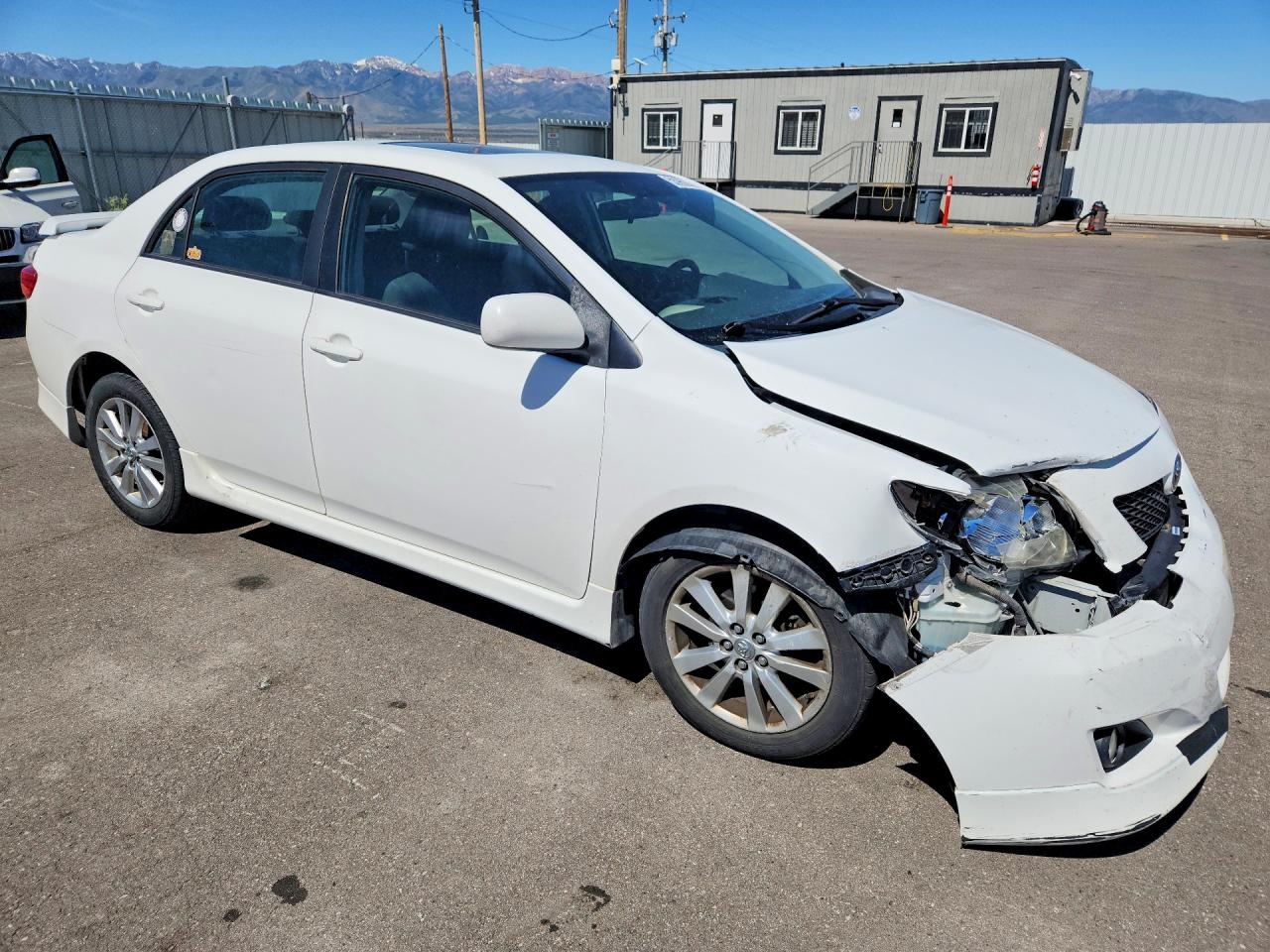 2009 Toyota Corolla S White vin: 1NXBU40E49Z007471