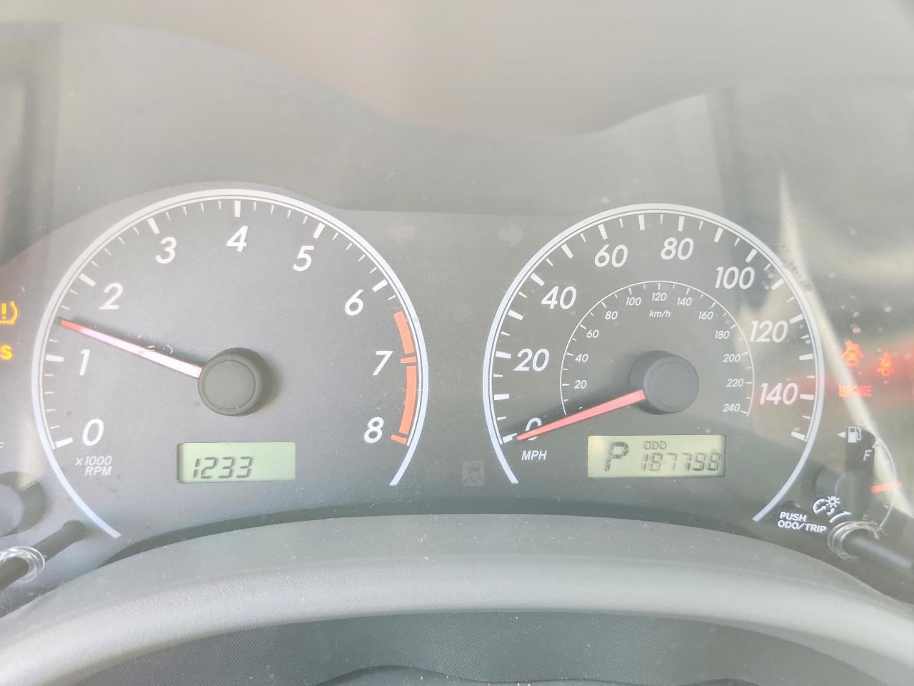 2009 Toyota Corolla Le Red vin: 1NXBU40E49Z022147