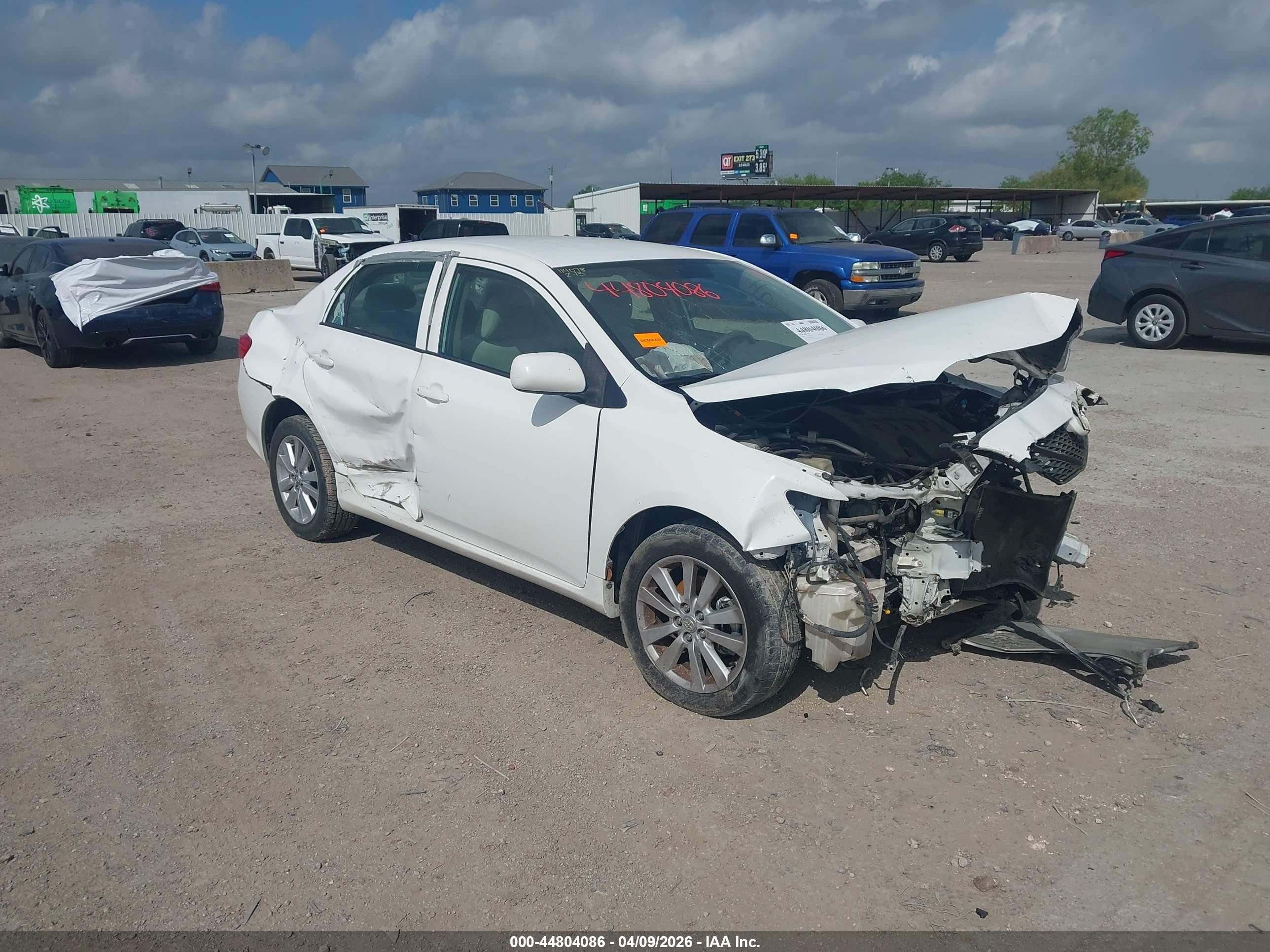 2009 Toyota Corolla Le White vin: 1NXBU40E49Z051955