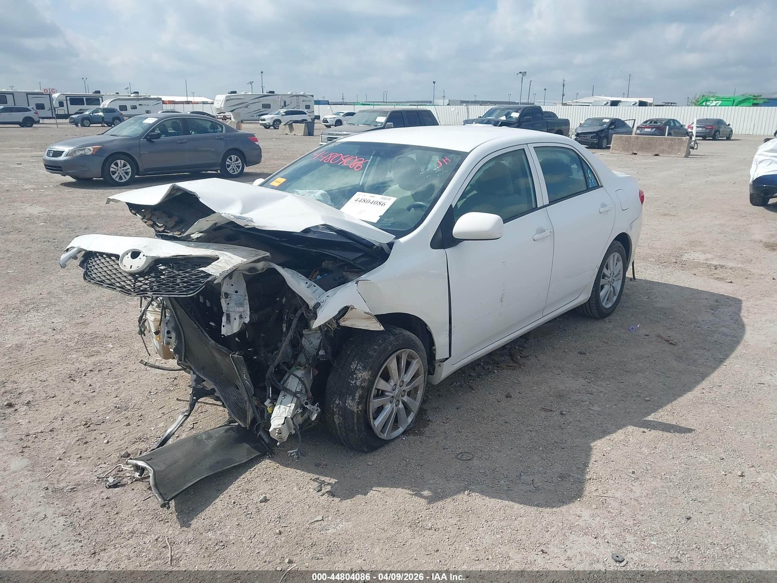2009 Toyota Corolla Le White vin: 1NXBU40E49Z051955