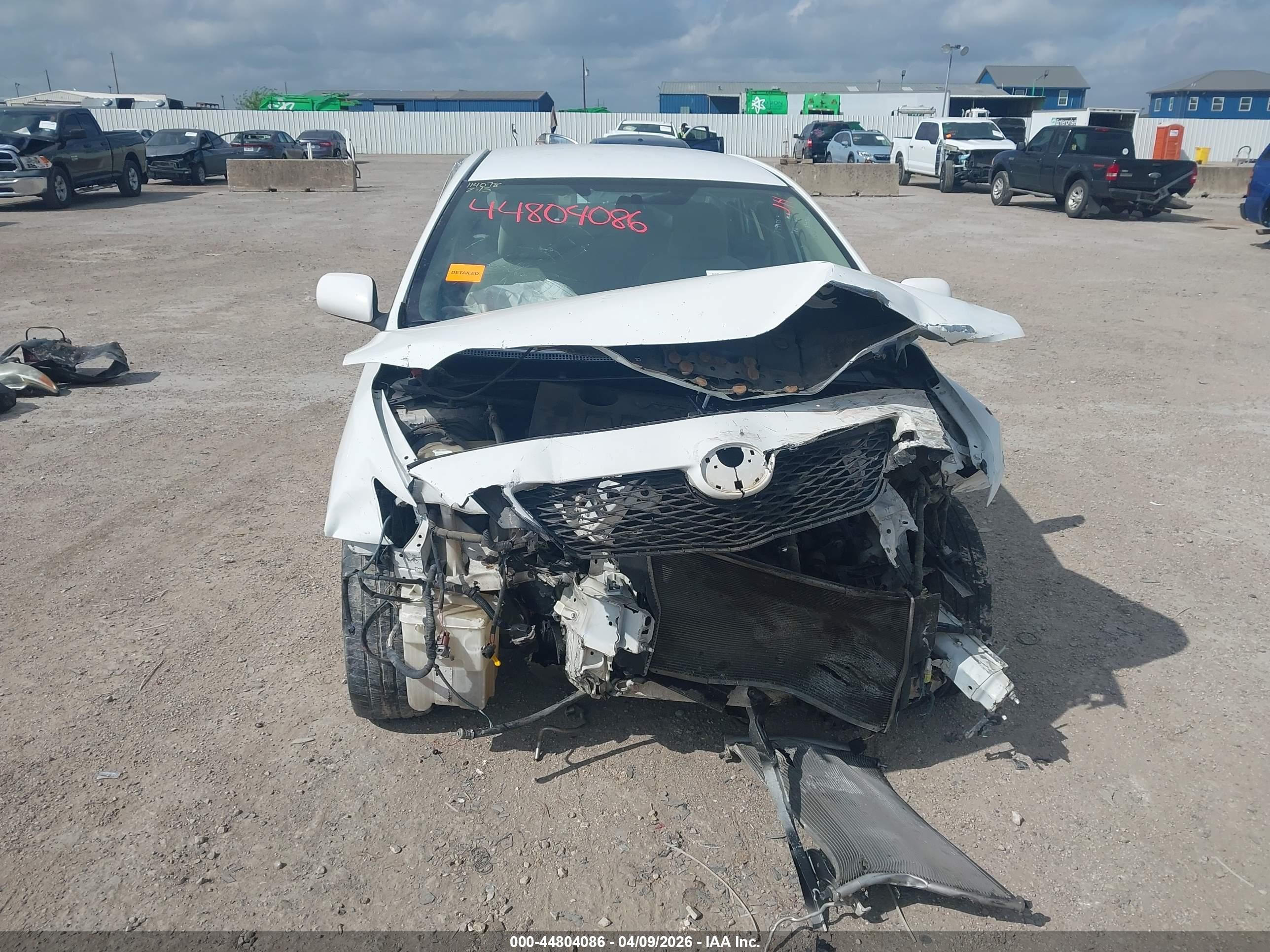 2009 Toyota Corolla Le White vin: 1NXBU40E49Z051955