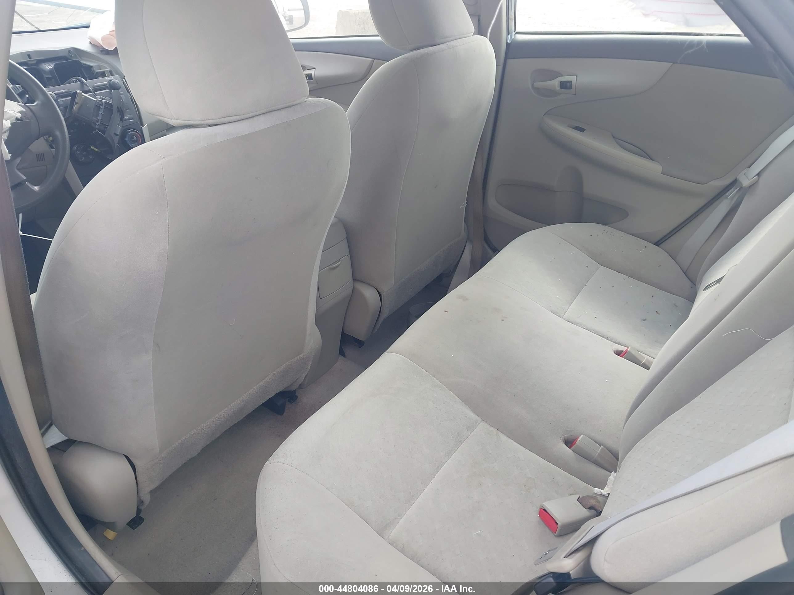 2009 Toyota Corolla Le White vin: 1NXBU40E49Z051955