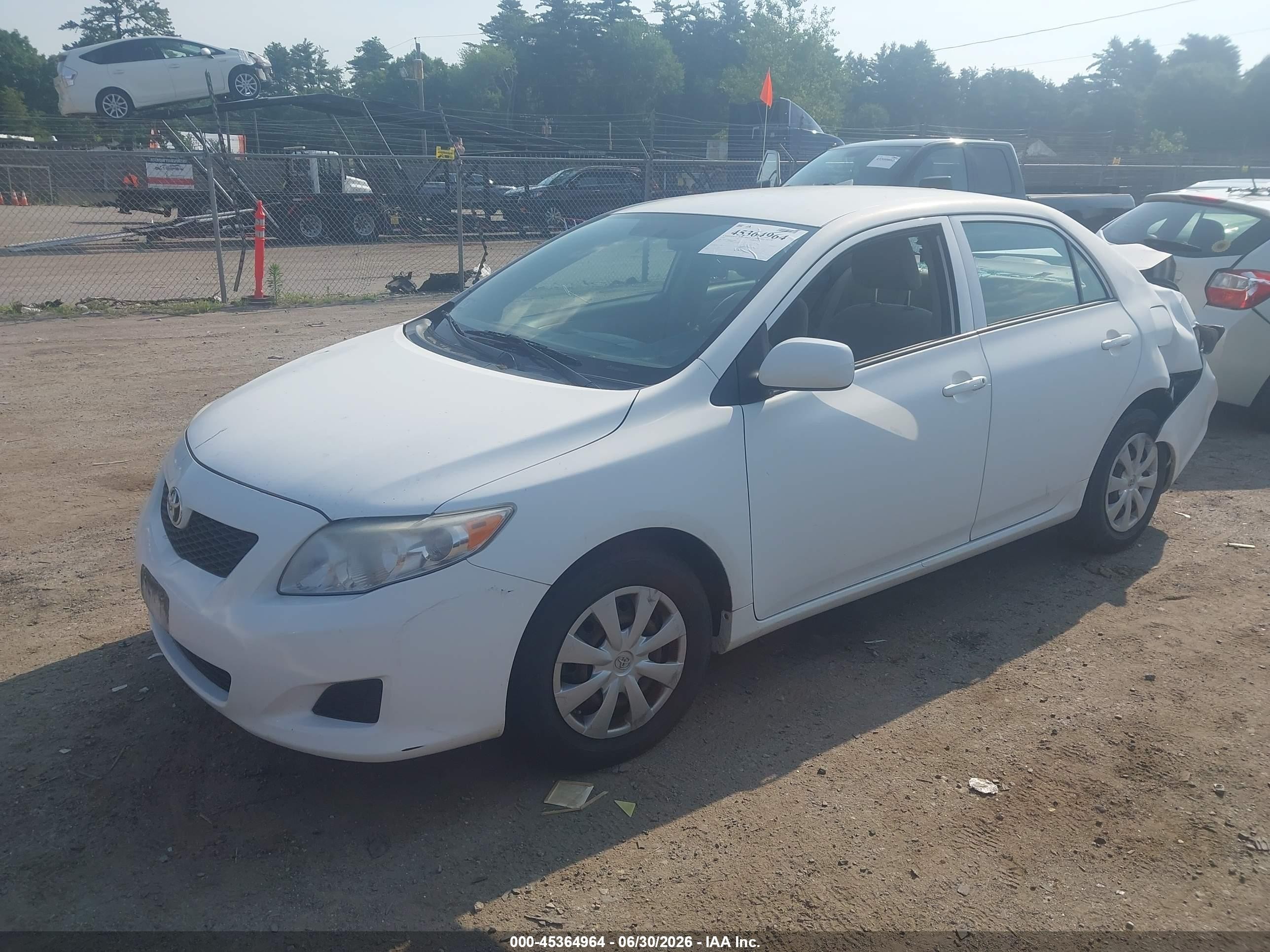 2009 Toyota Corolla Le White vin: 1NXBU40E49Z058839