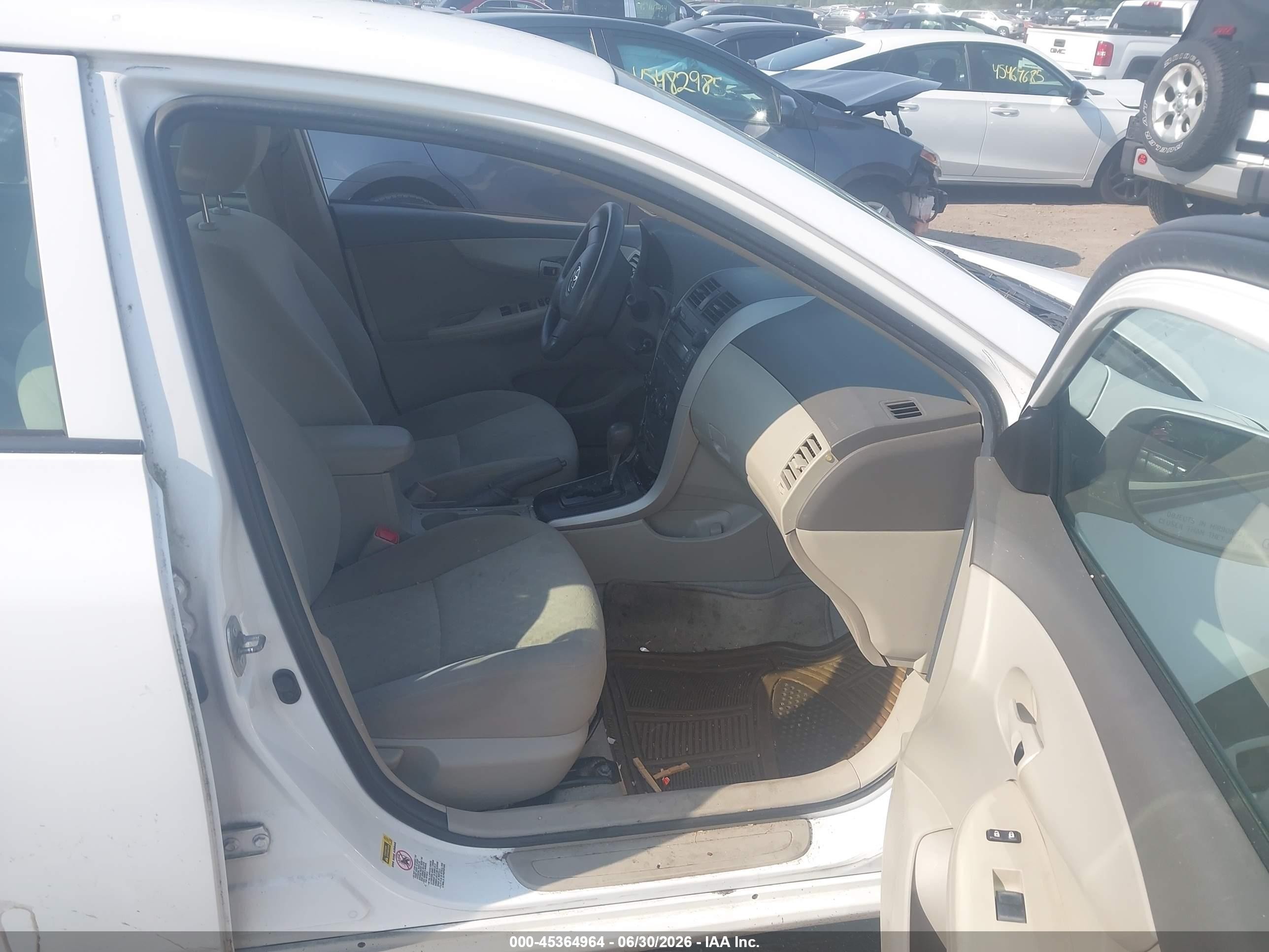 2009 Toyota Corolla Le White vin: 1NXBU40E49Z058839