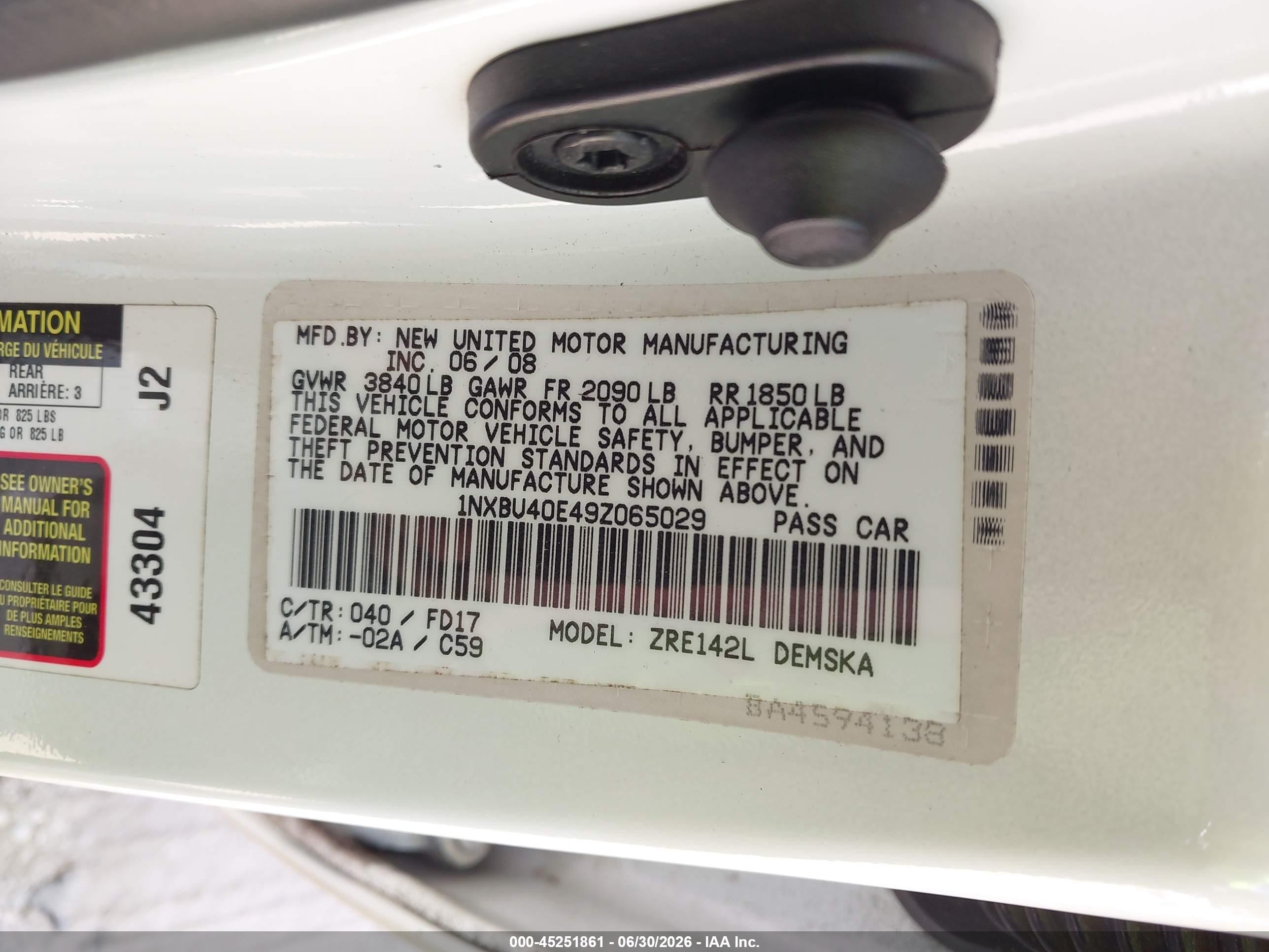 2009 Toyota Corolla S White vin: 1NXBU40E49Z065029