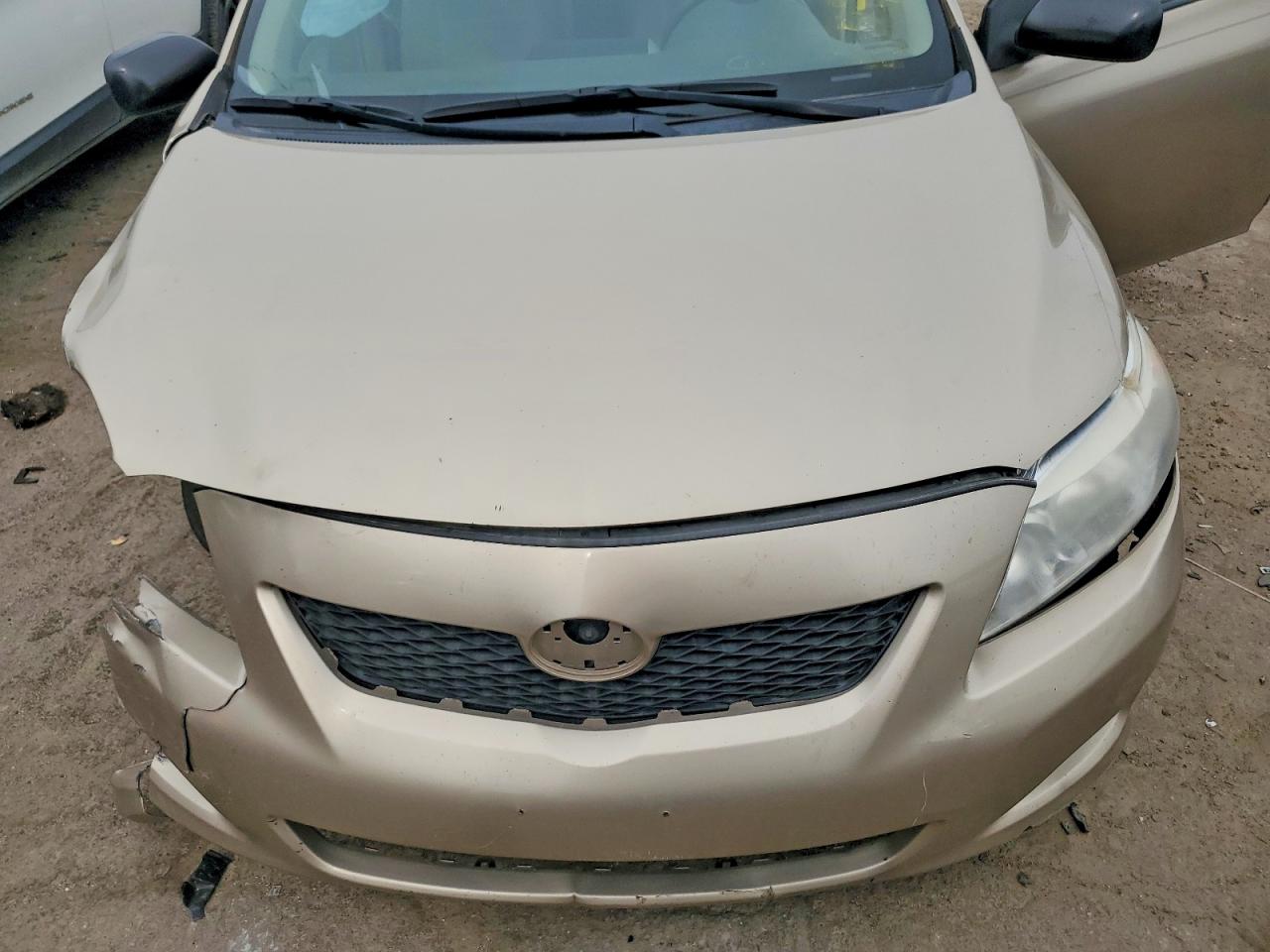 2009 Toyota Corolla Base Gold vin: 1NXBU40E49Z076676