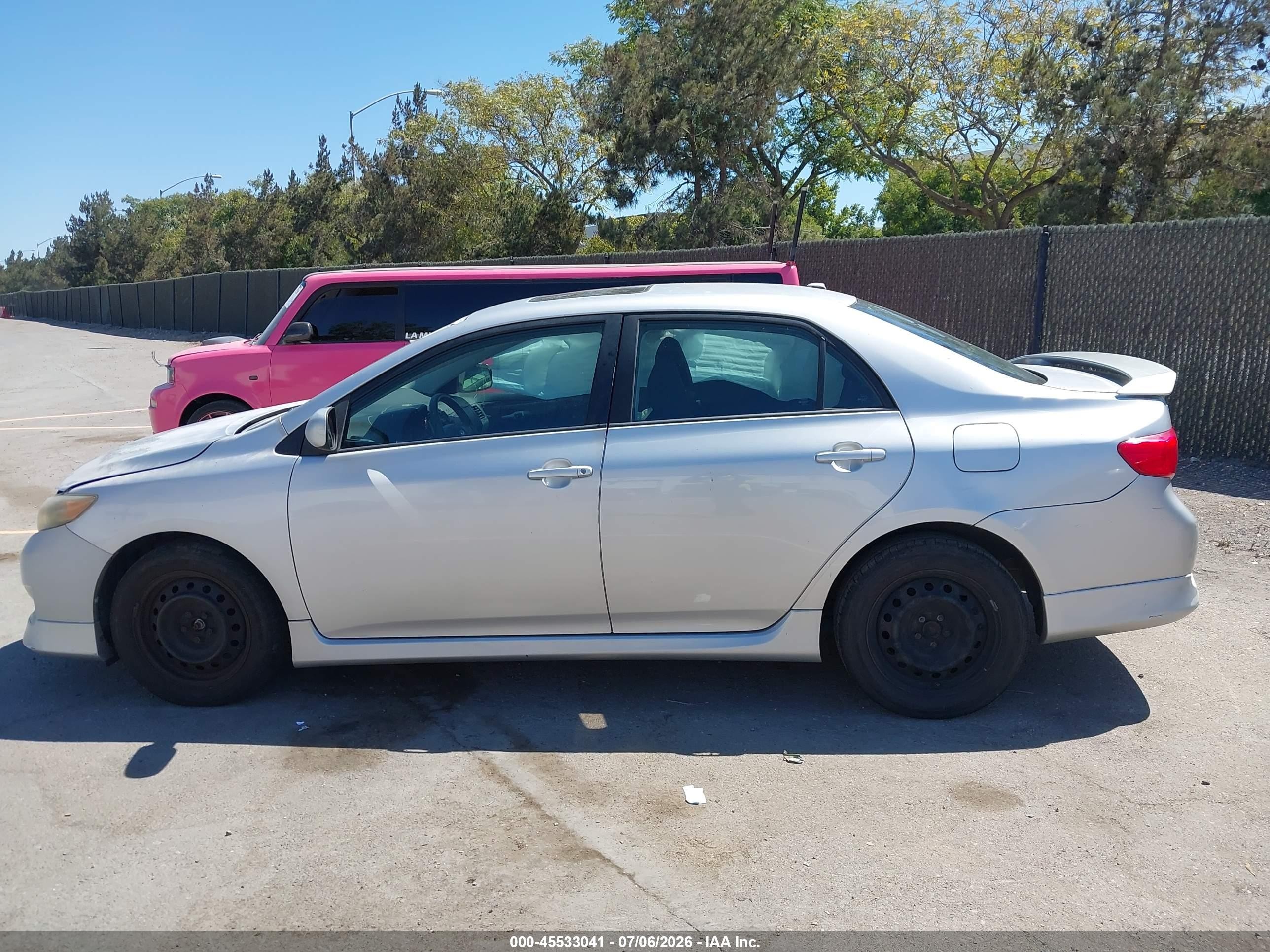 2009 Toyota Corolla S Silver vin: 1NXBU40E49Z085541