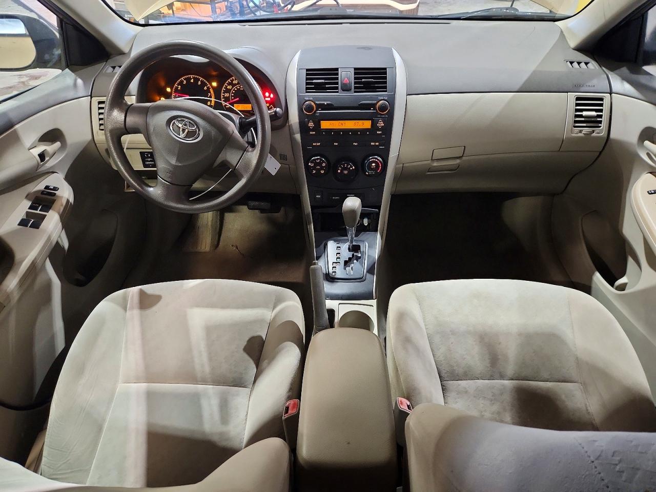 2009 Toyota Corolla Le Золотой vin: 1NXBU40E49Z090125
