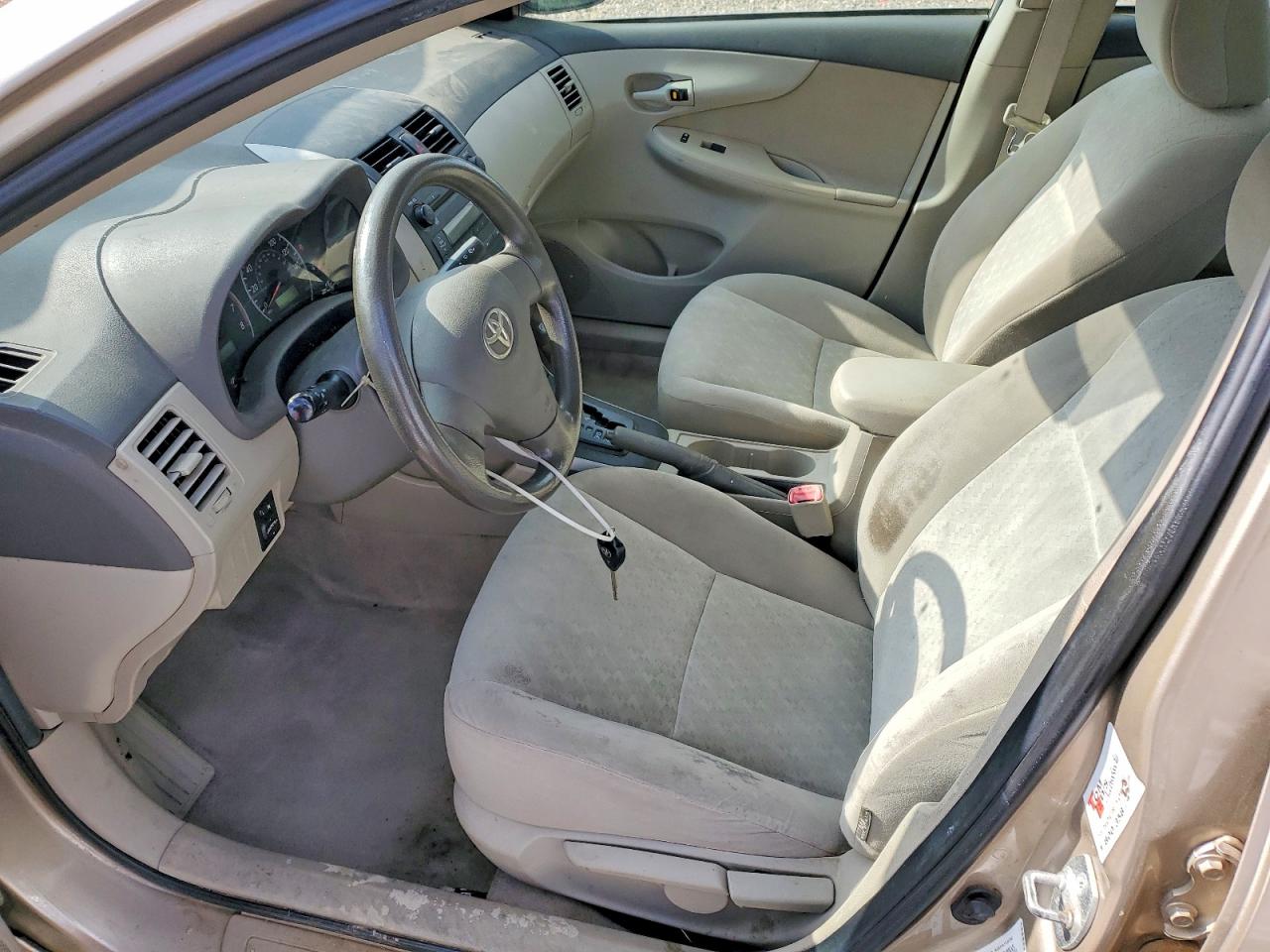 2009 Toyota Corolla Base Beige vin: 1NXBU40E49Z109451