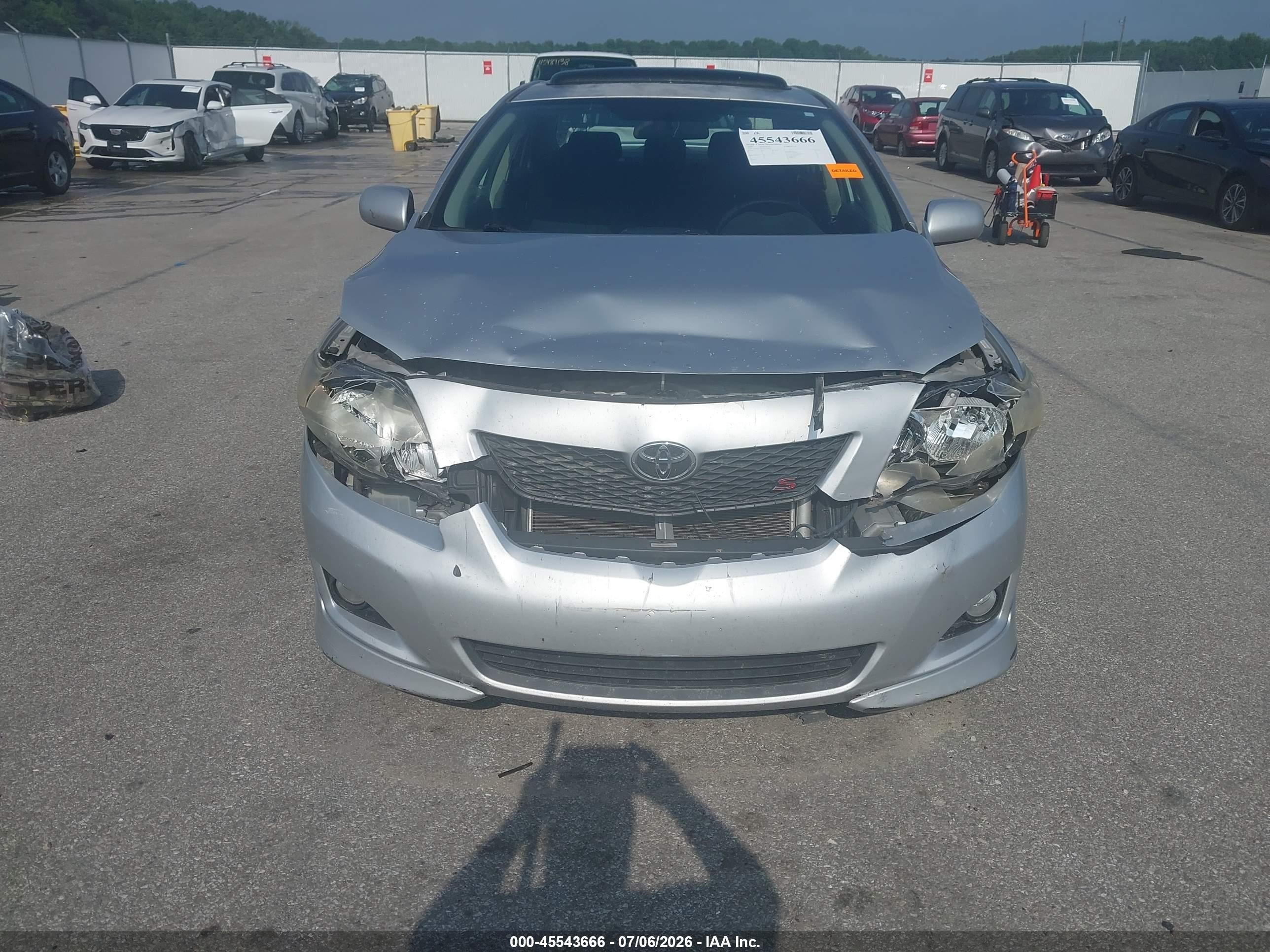 2009 Toyota Corolla S Silver vin: 1NXBU40E49Z144460