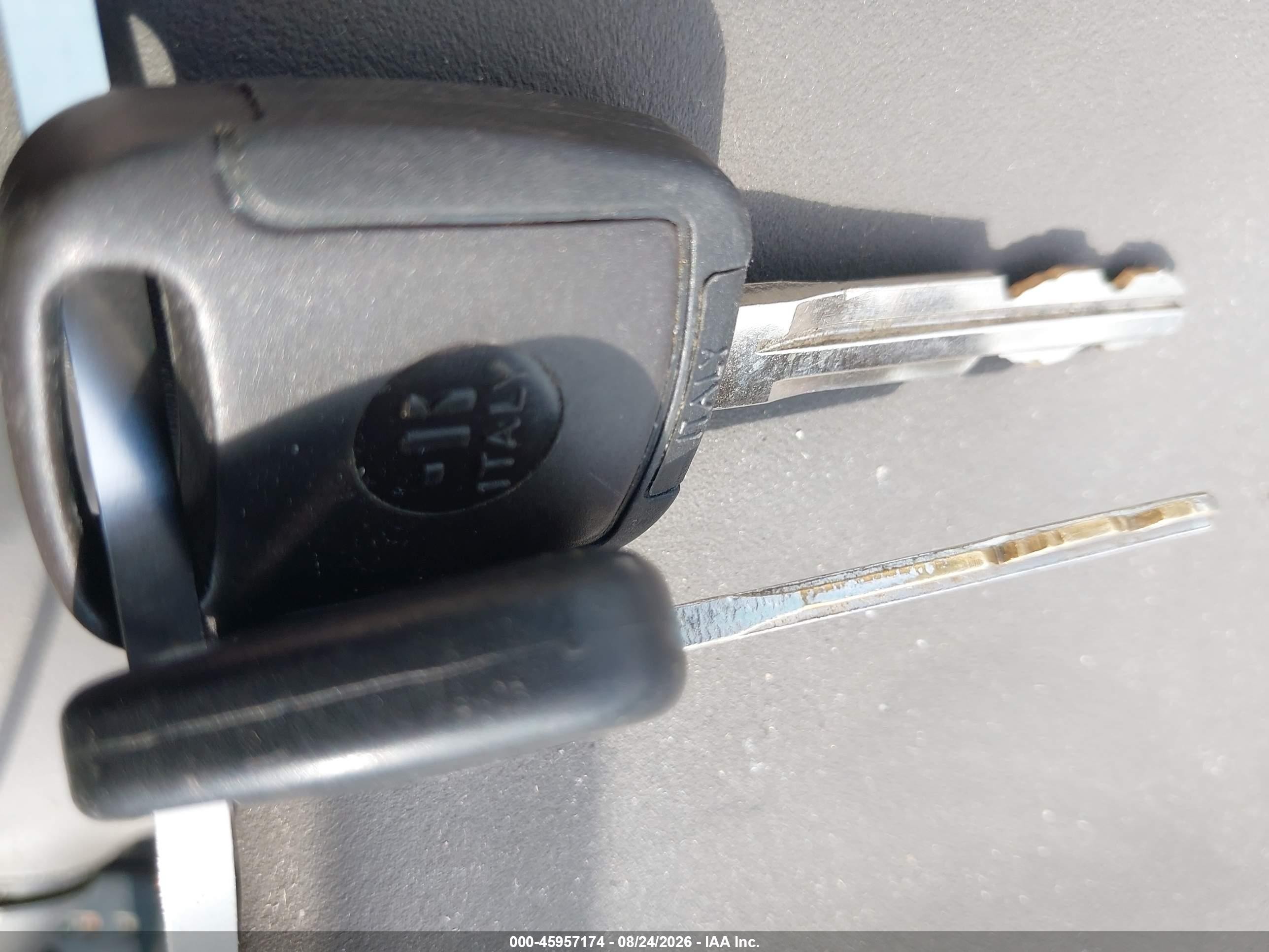 2009 Toyota Corolla Le Красный vin: 1NXBU40E49Z160948