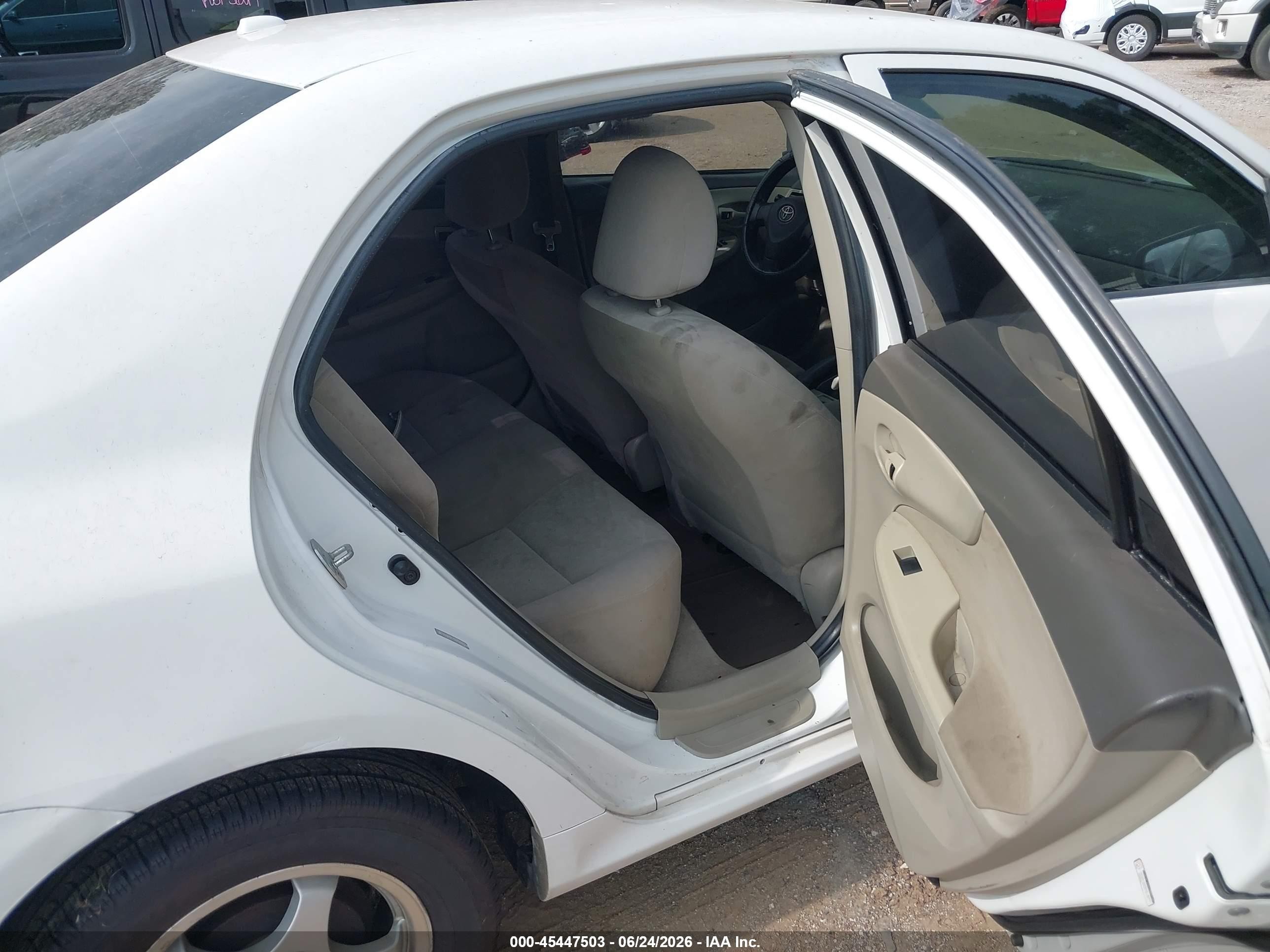 2009 Toyota Corolla Le White vin: 1NXBU40E59Z016468