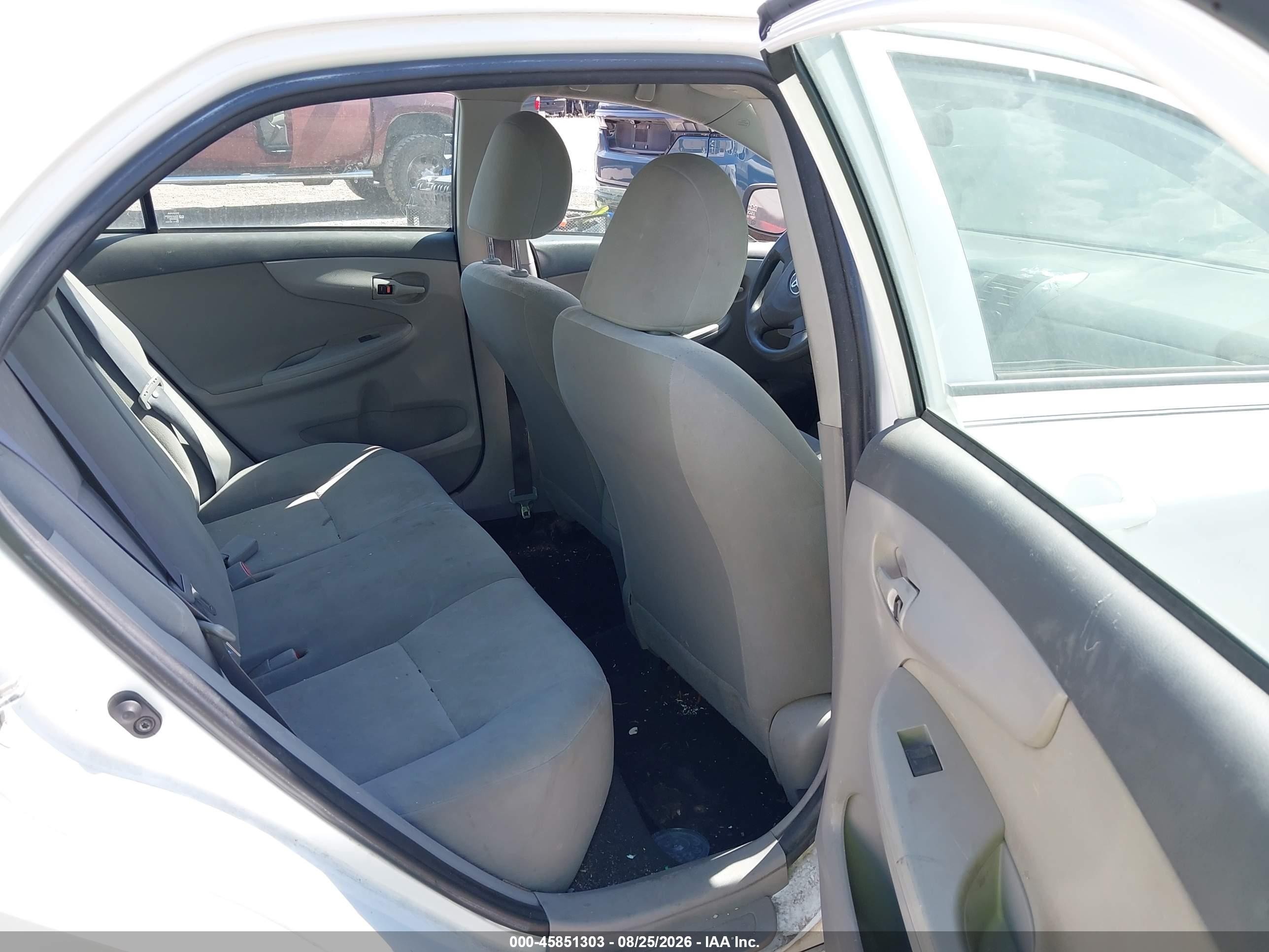 2009 Toyota Corolla Le White vin: 1NXBU40E59Z044996