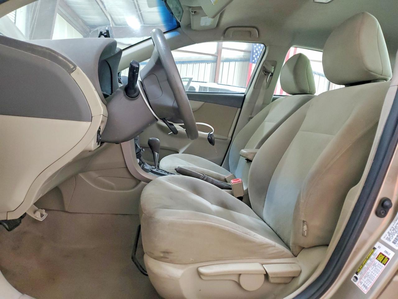 2009 Toyota Corolla Le Gold vin: 1NXBU40E59Z054136