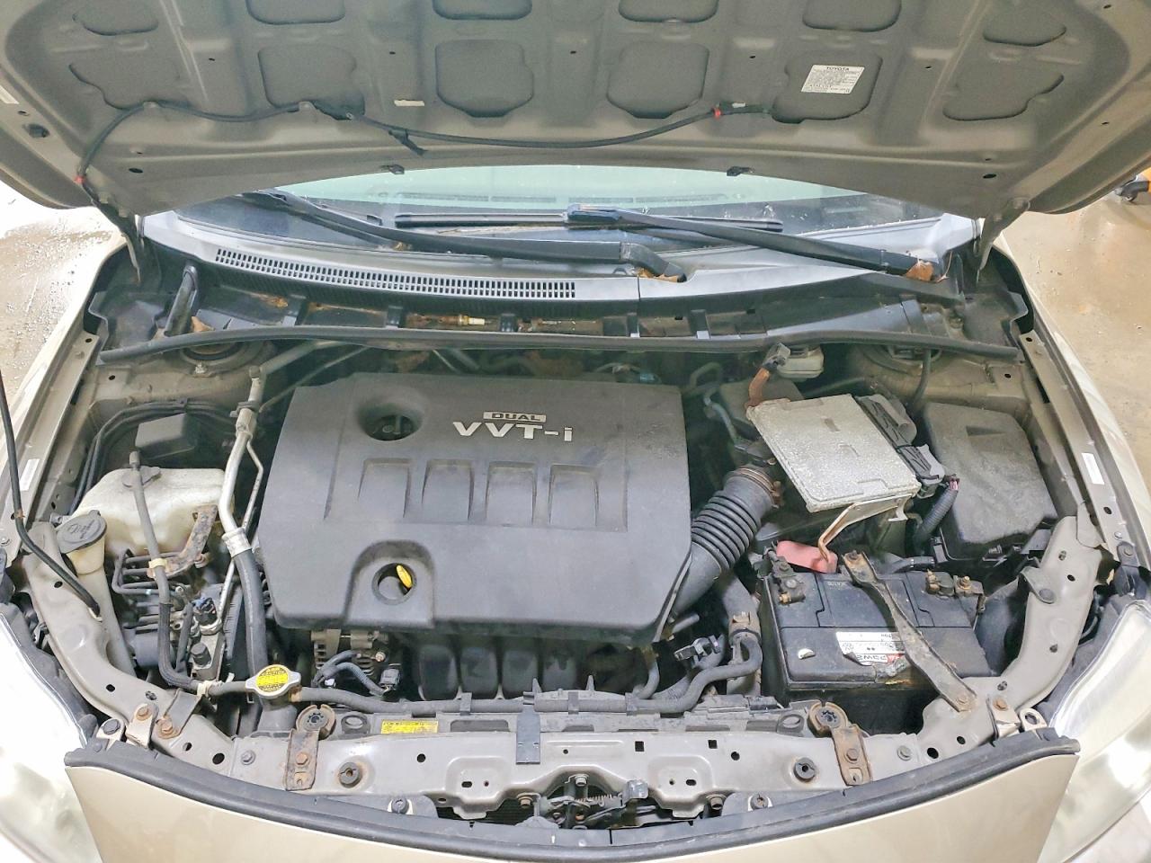 2009 Toyota Corolla Le Gold vin: 1NXBU40E59Z054136
