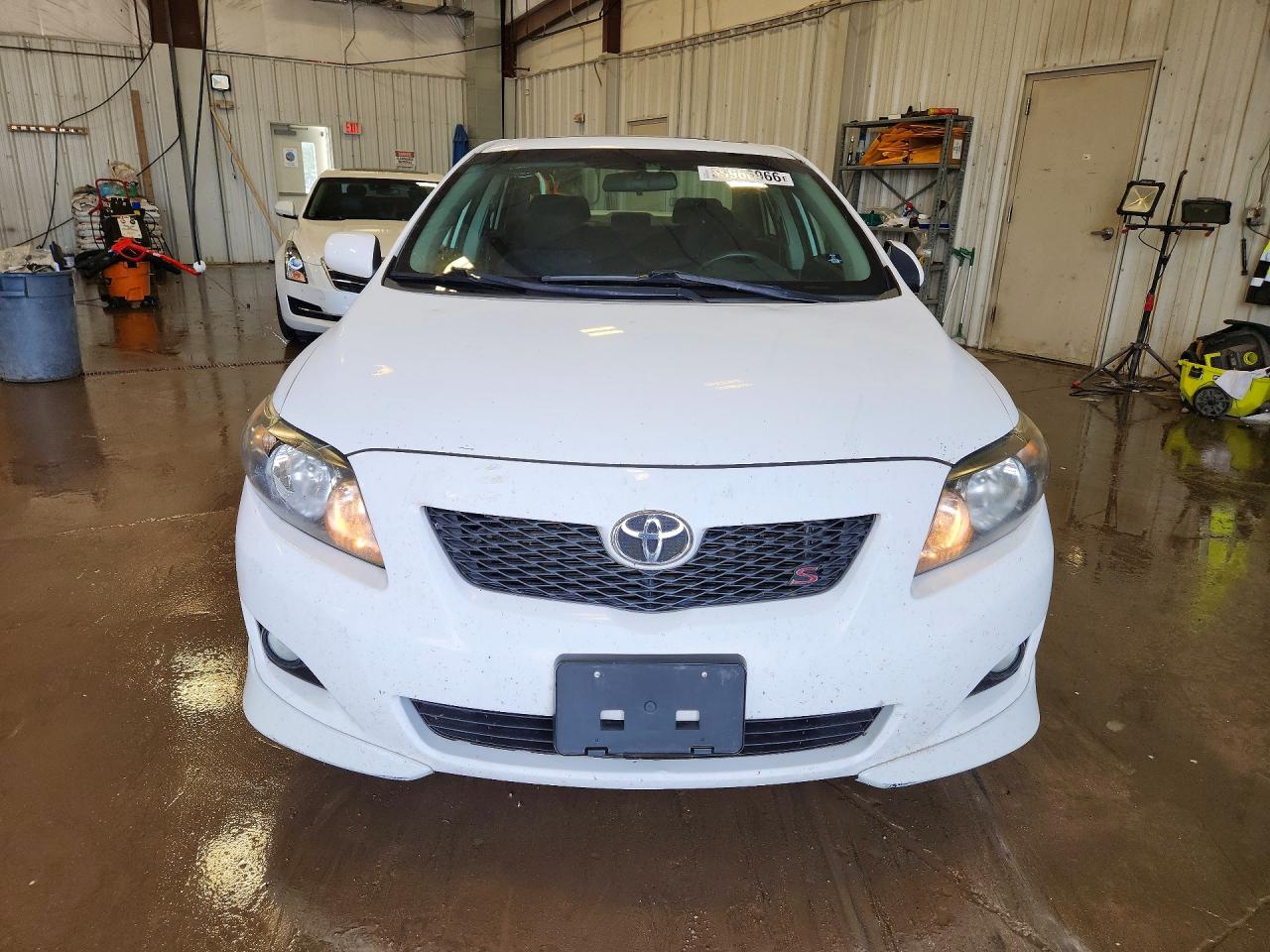 2009 Toyota Corolla S White vin: 1NXBU40E59Z073222