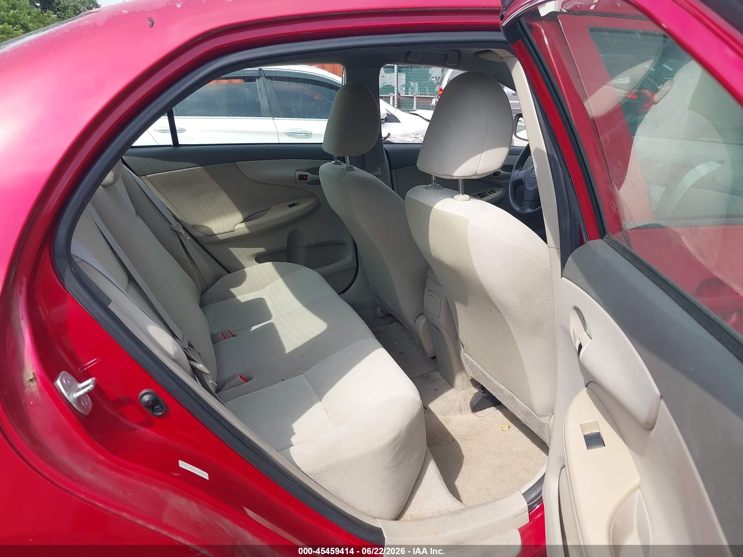 2009 Toyota Corolla Le Red vin: 1NXBU40E59Z075701