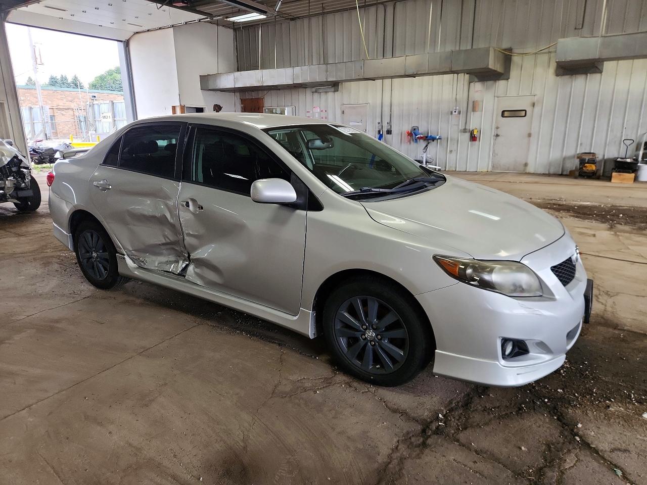 2009 Toyota Corolla S Silver vin: 1NXBU40E59Z110334