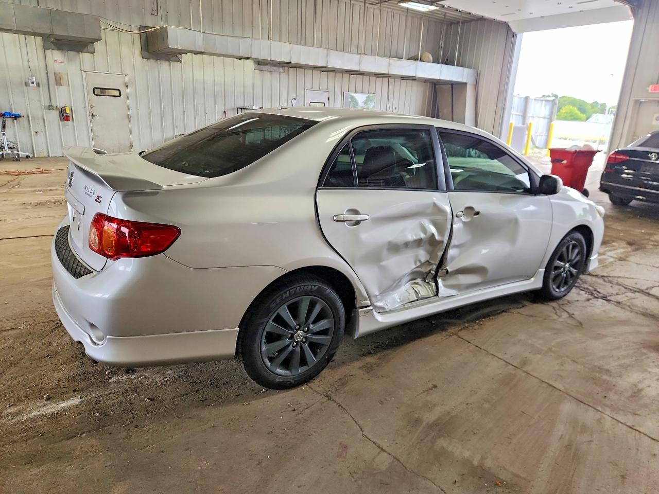 2009 Toyota Corolla S Silver vin: 1NXBU40E59Z110334