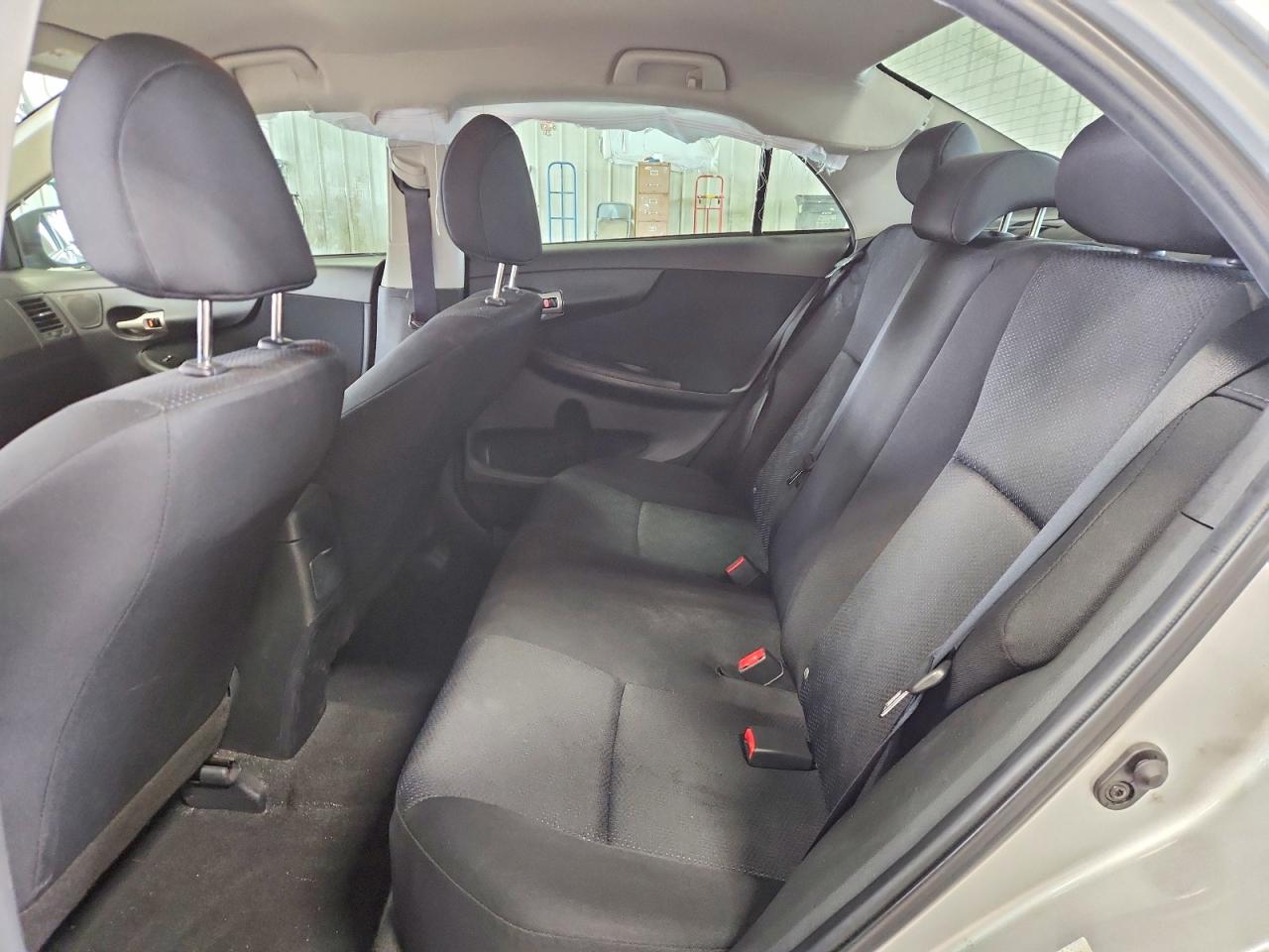 2009 Toyota Corolla S Silver vin: 1NXBU40E59Z110334