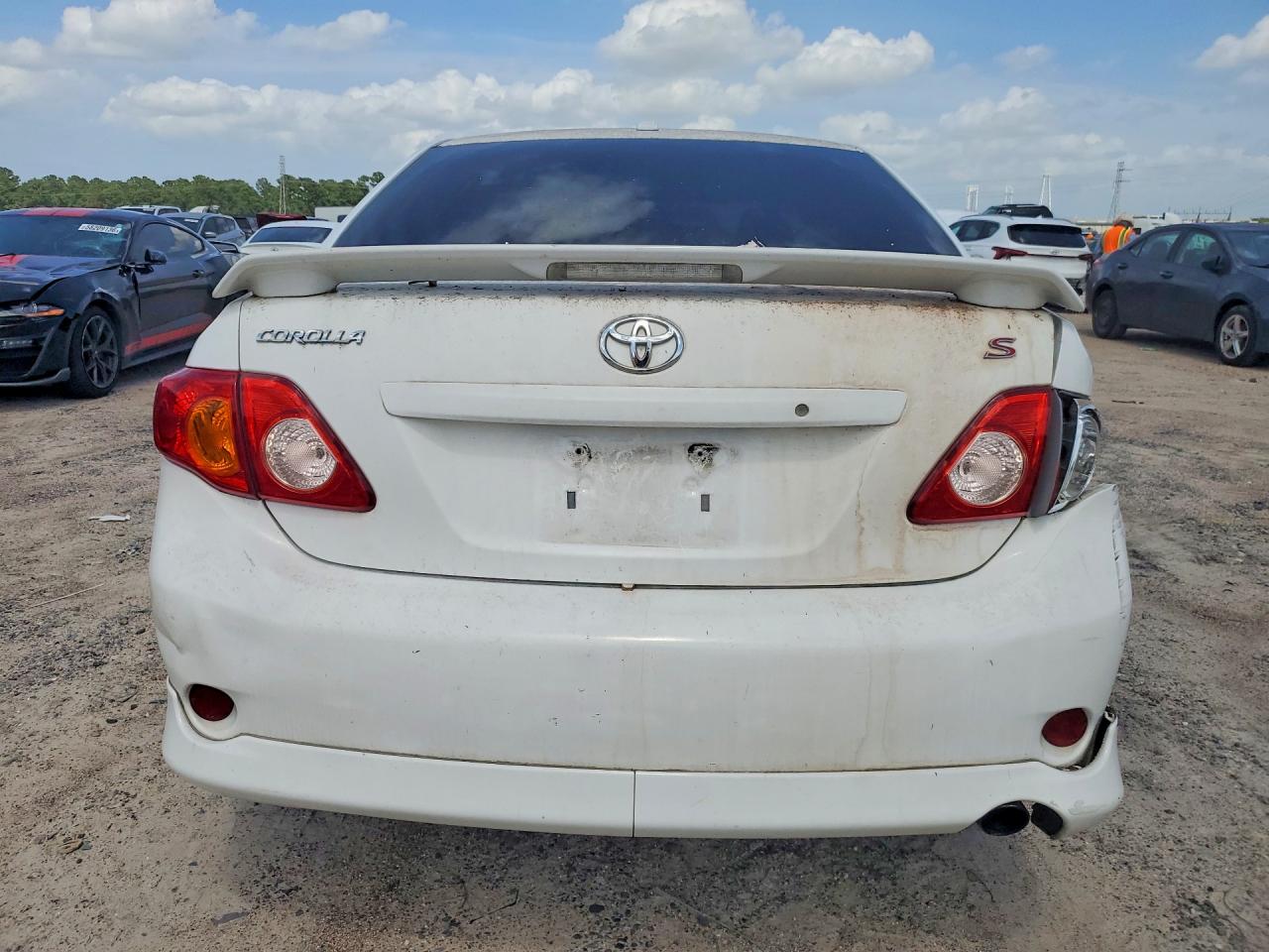 2009 Toyota Corolla S White vin: 1NXBU40E59Z111435