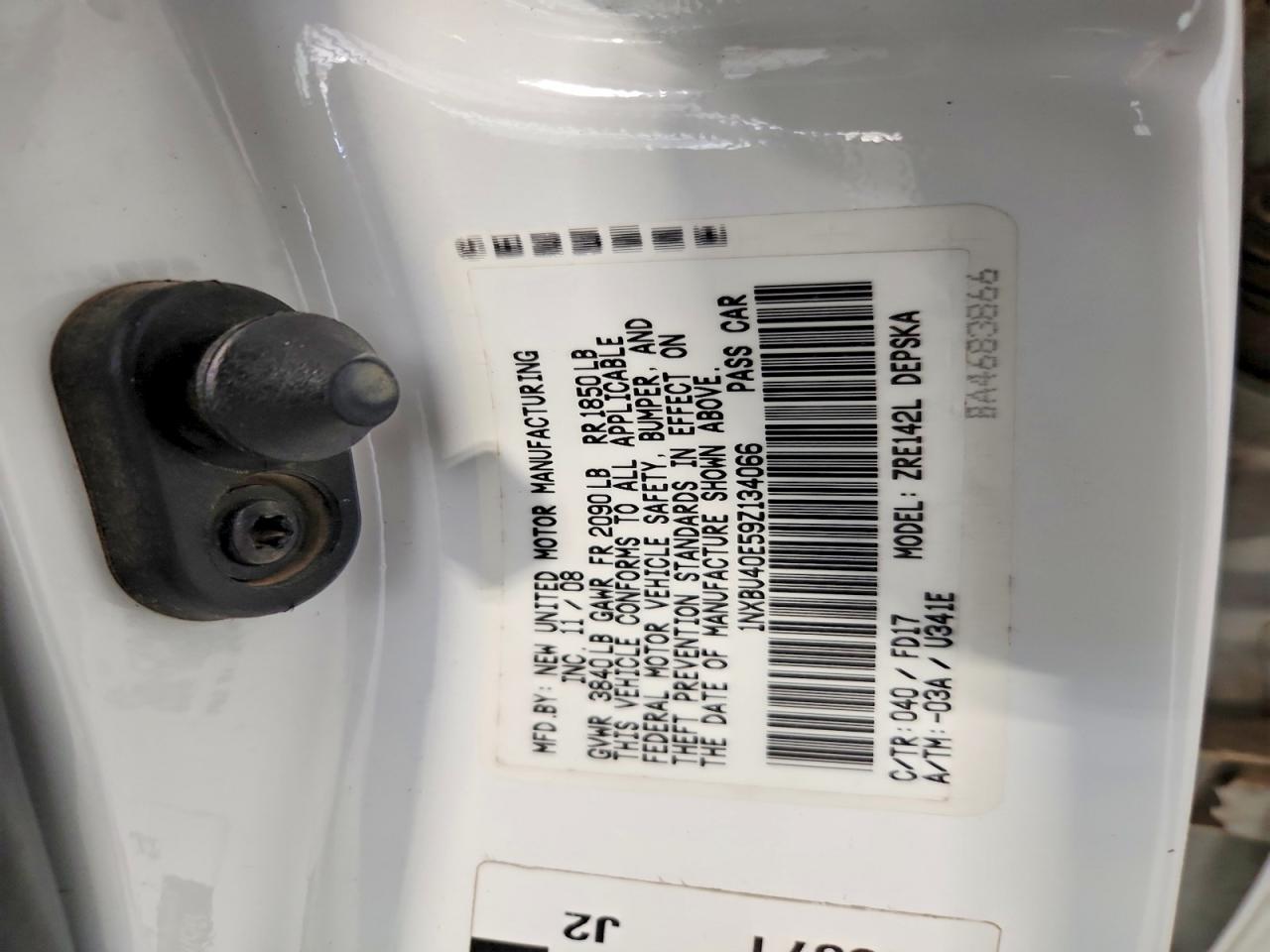 2009 Toyota Corolla S White vin: 1NXBU40E59Z134066