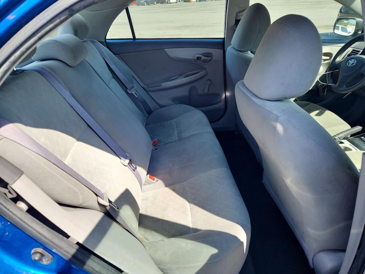 2009 Toyota Corolla Base Blue vin: 1NXBU40E59Z142653