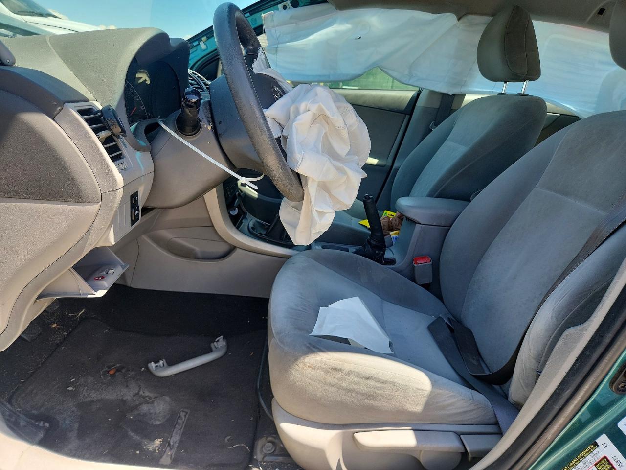 2009 Toyota Corolla Base Green vin: 1NXBU40E69Z058969