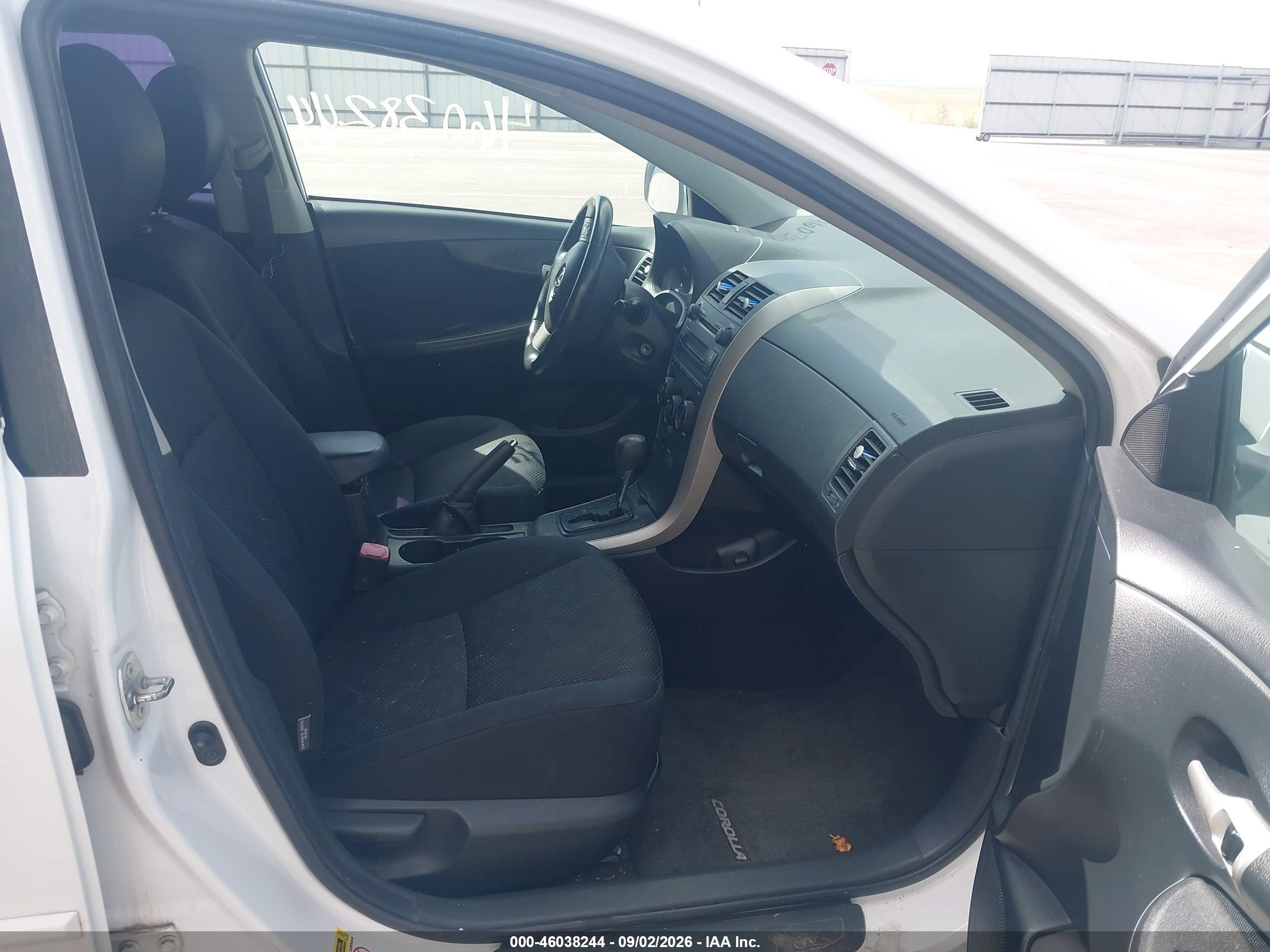 2009 Toyota Corolla S Белый vin: 1NXBU40E69Z100170