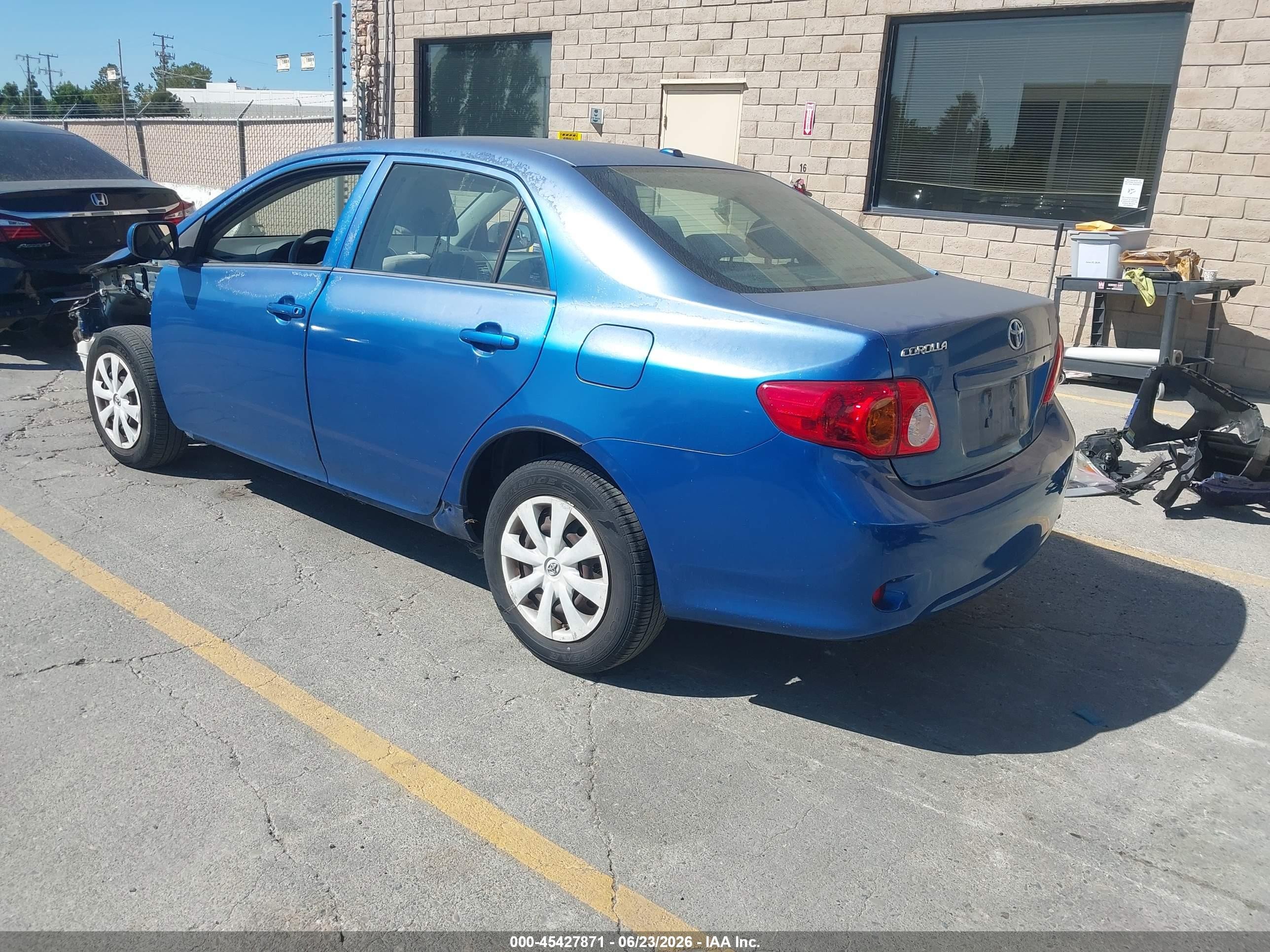 2009 Toyota Corolla Le Blue vin: 1NXBU40E69Z106535