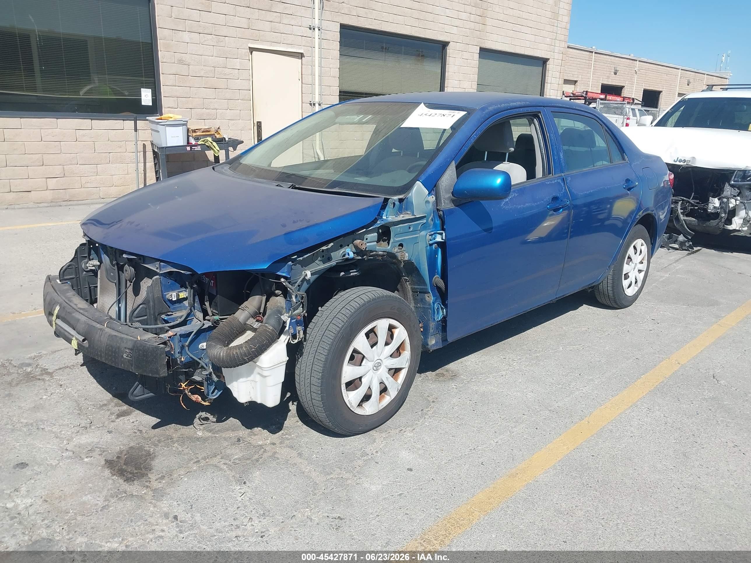 2009 Toyota Corolla Le Blue vin: 1NXBU40E69Z106535